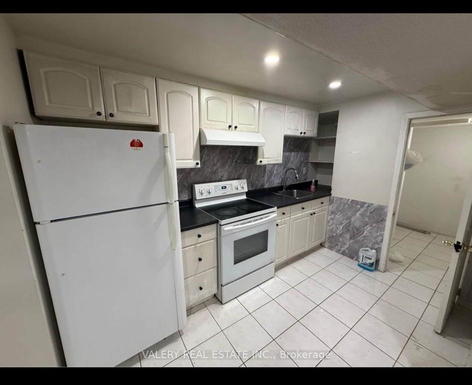 Photo 6 of 25 Cormel Street, Vaughan, Maple — HOMEH