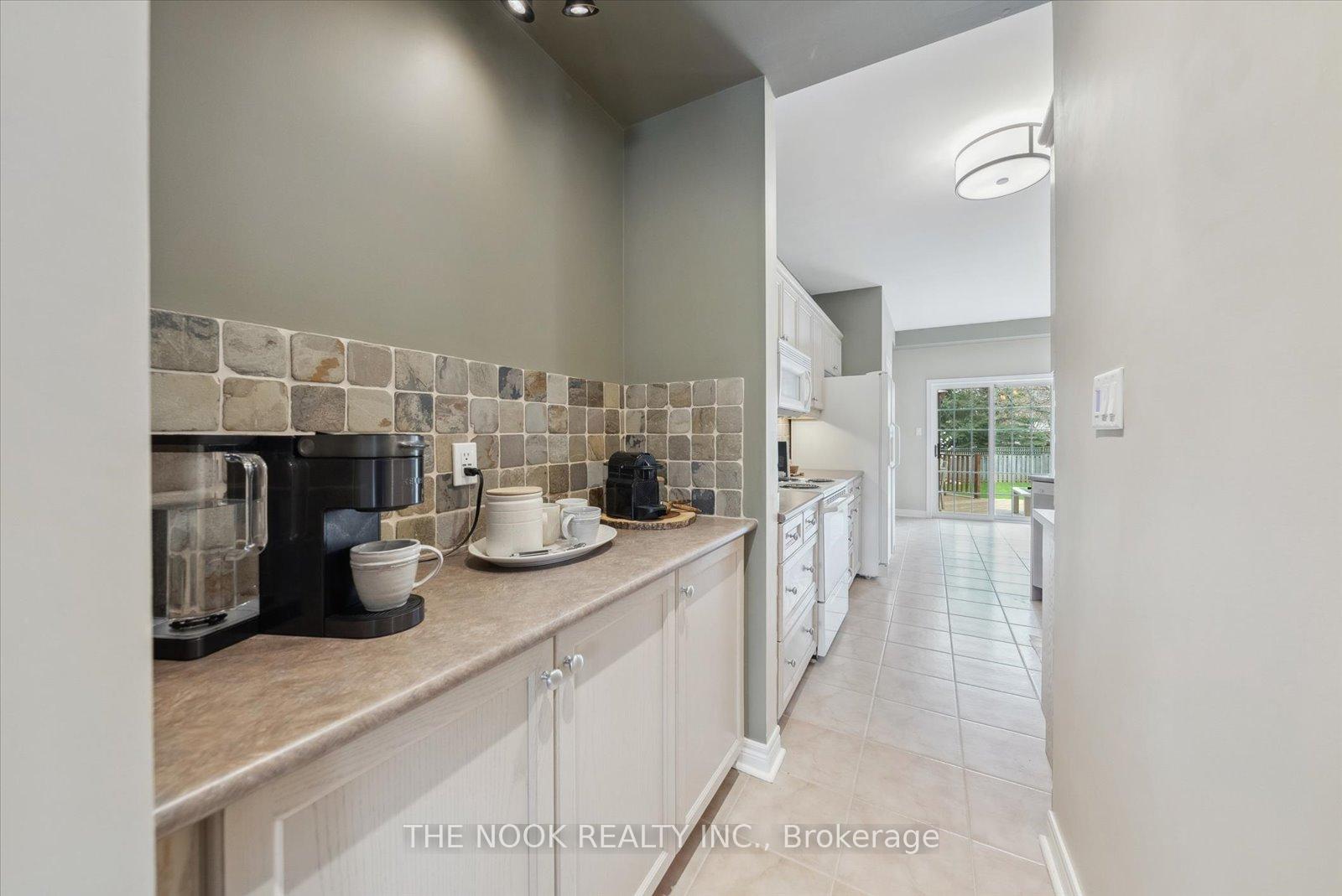 Photo 9 of 5 Isaac Court, Uxbridge — HOMEH