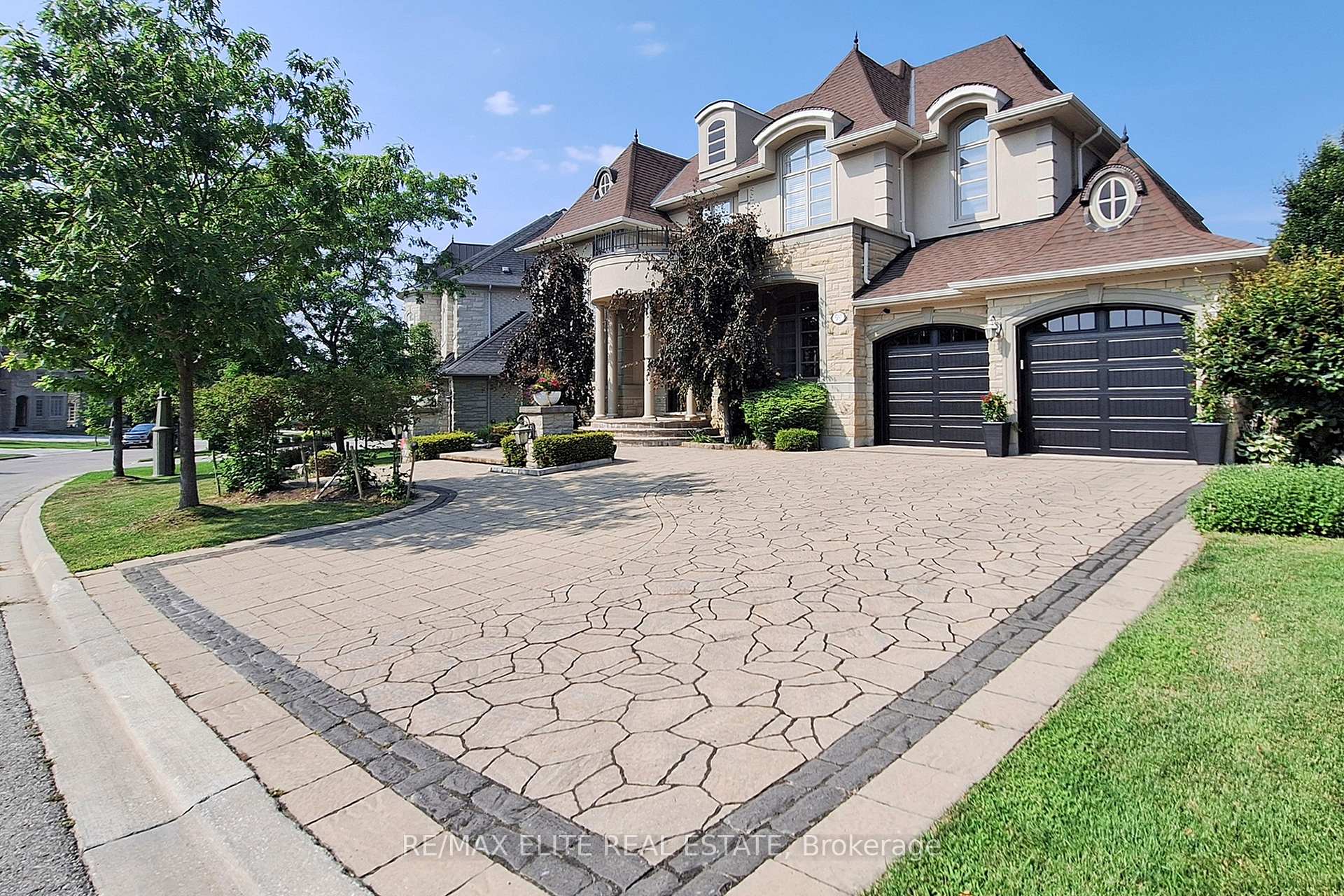 Photo 1 of 59 Carisbrooke Circle, Aurora, Bayview Southeast — HOMEH
