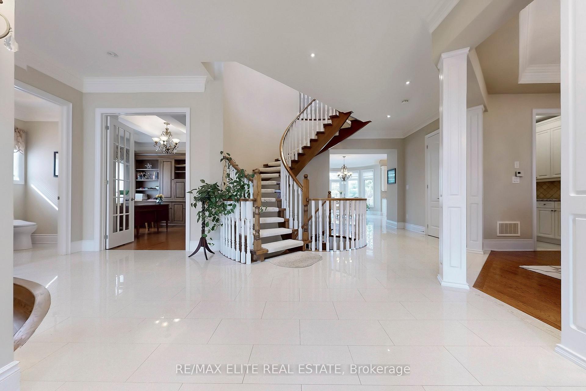 Photo 20 of 59 Carisbrooke Circle, Aurora, Bayview Southeast — HOMEH