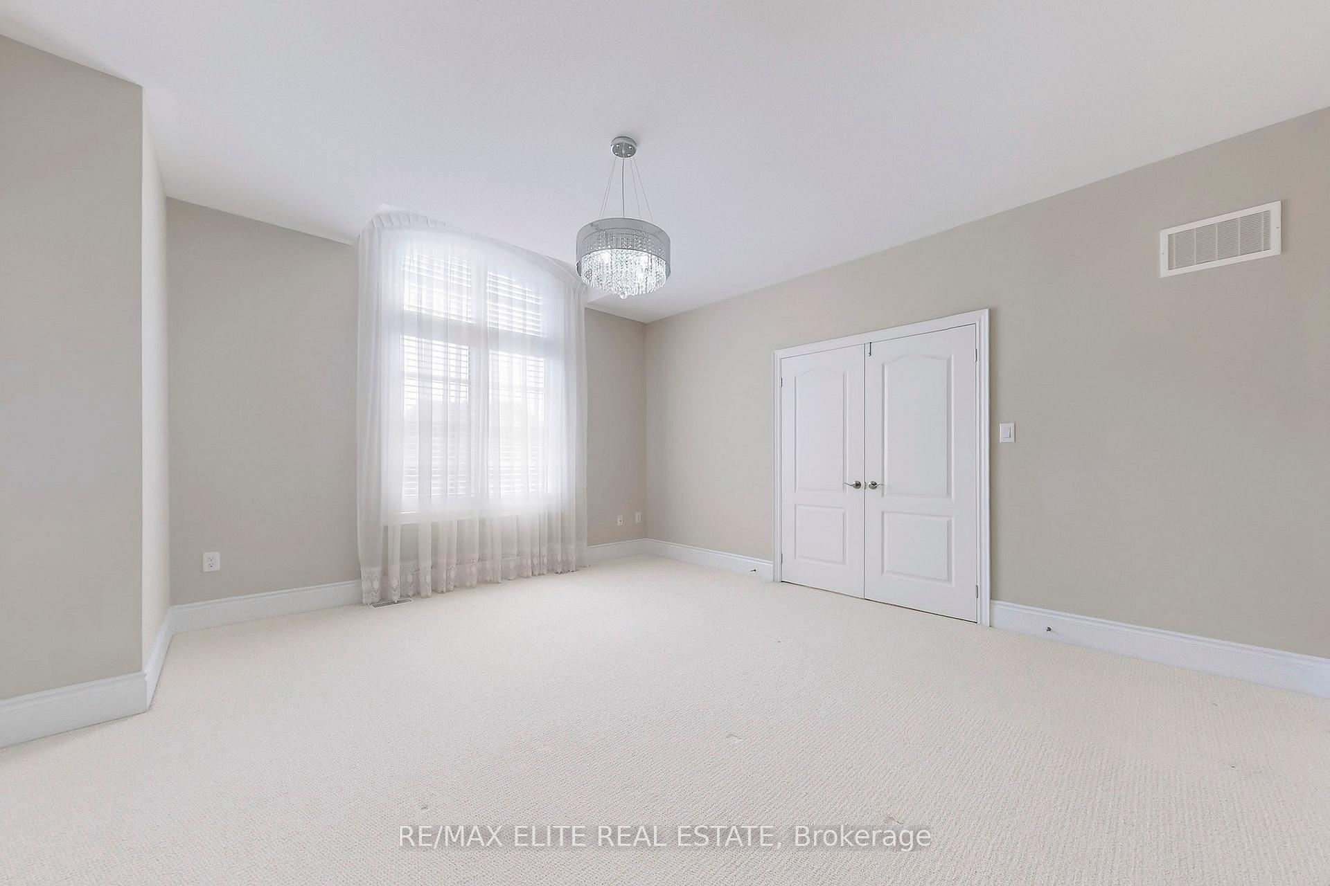 Photo 29 of 59 Carisbrooke Circle, Aurora, Bayview Southeast — HOMEH