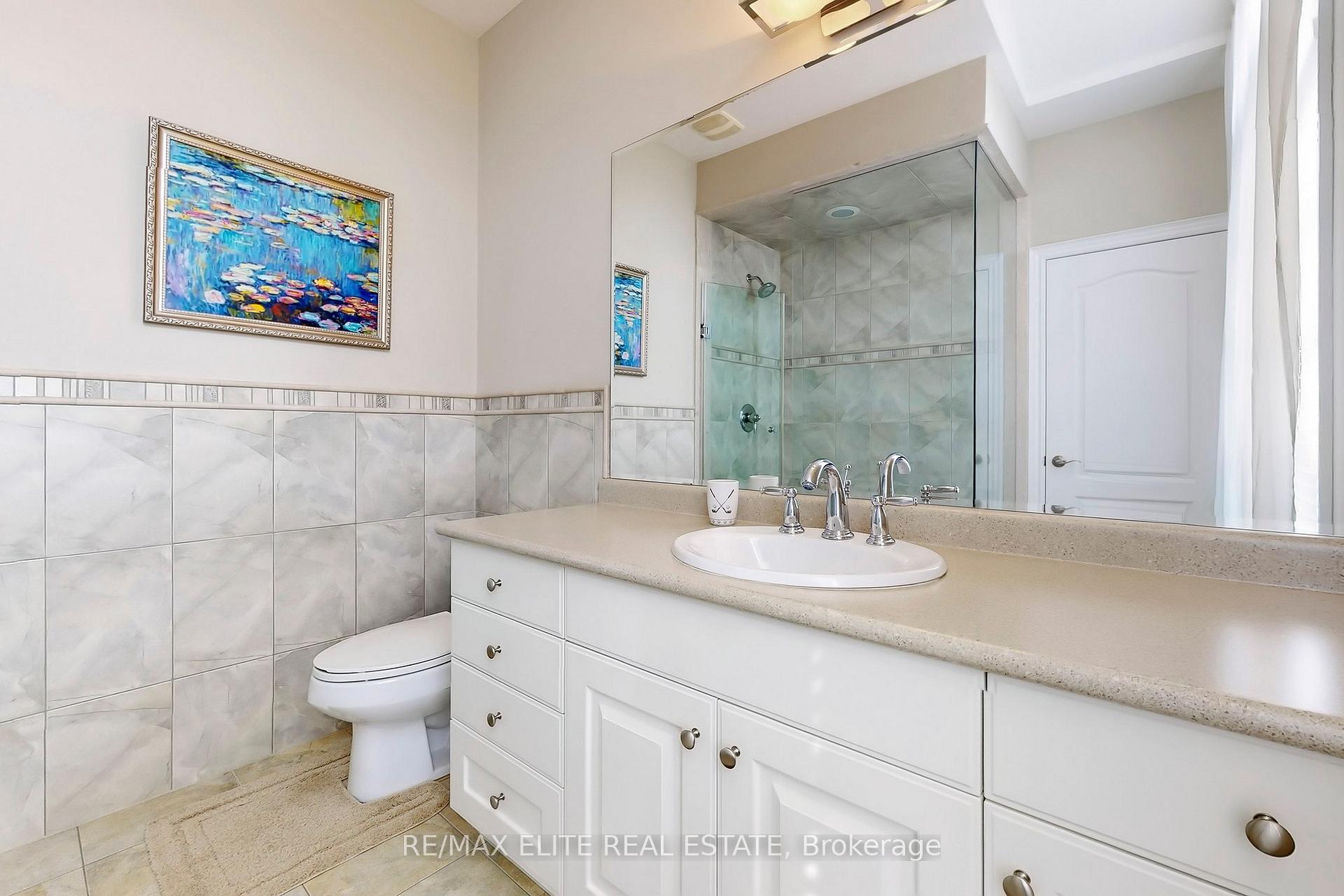 Photo 30 of 59 Carisbrooke Circle, Aurora, Bayview Southeast — HOMEH