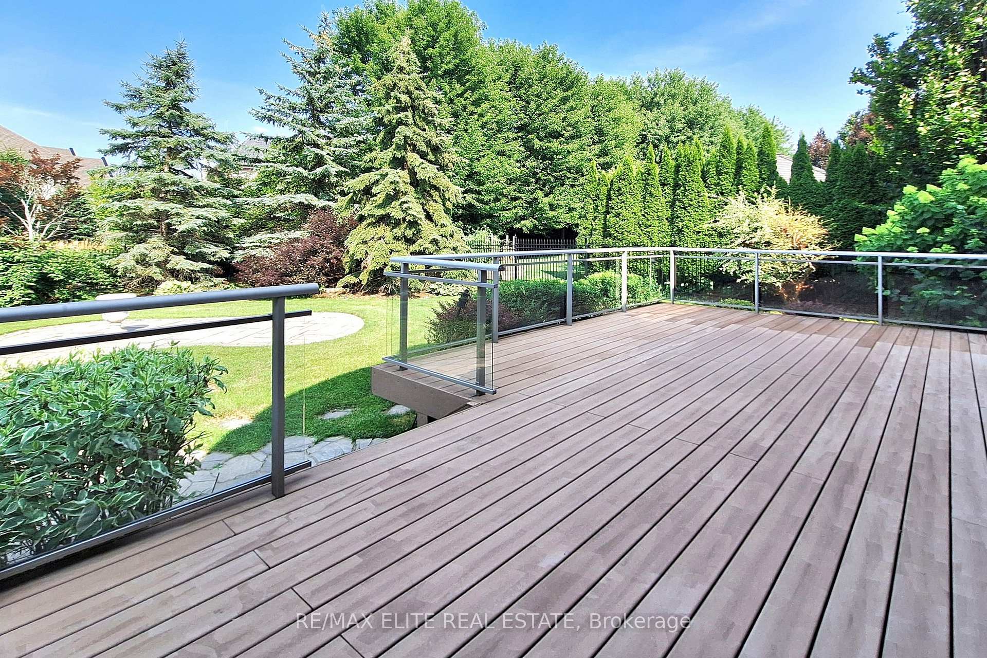 Photo 40 of 59 Carisbrooke Circle, Aurora, Bayview Southeast — HOMEH