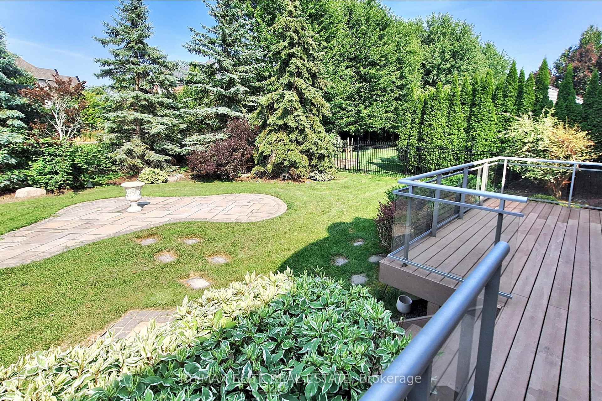 Photo 44 of 59 Carisbrooke Circle, Aurora, Bayview Southeast — HOMEH