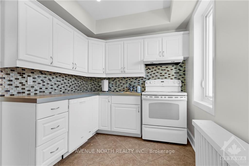 Photo 2 of Unit 2, 871 Somerset Street W, Ottawa, West Centre Town — HOMEH