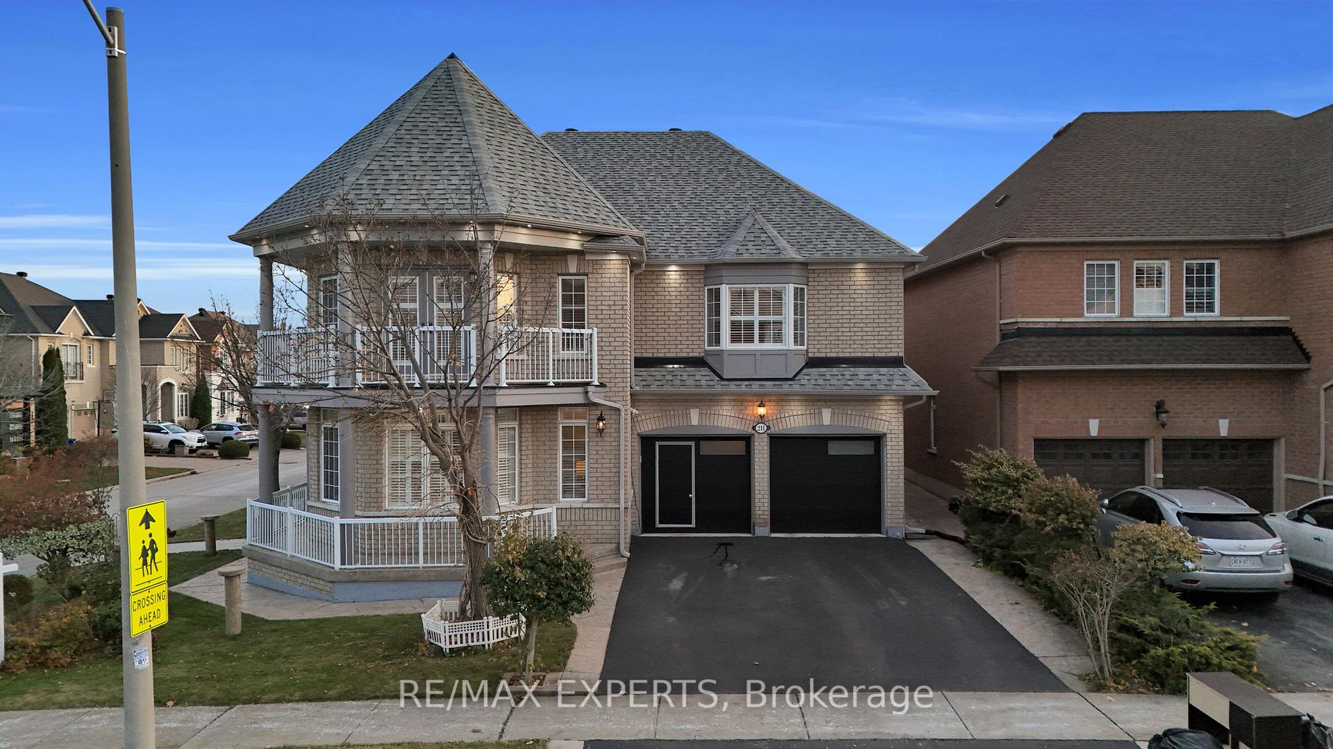 Photo 2 of 211 Davos Road, Vaughan, Vellore Village — HOMEH
