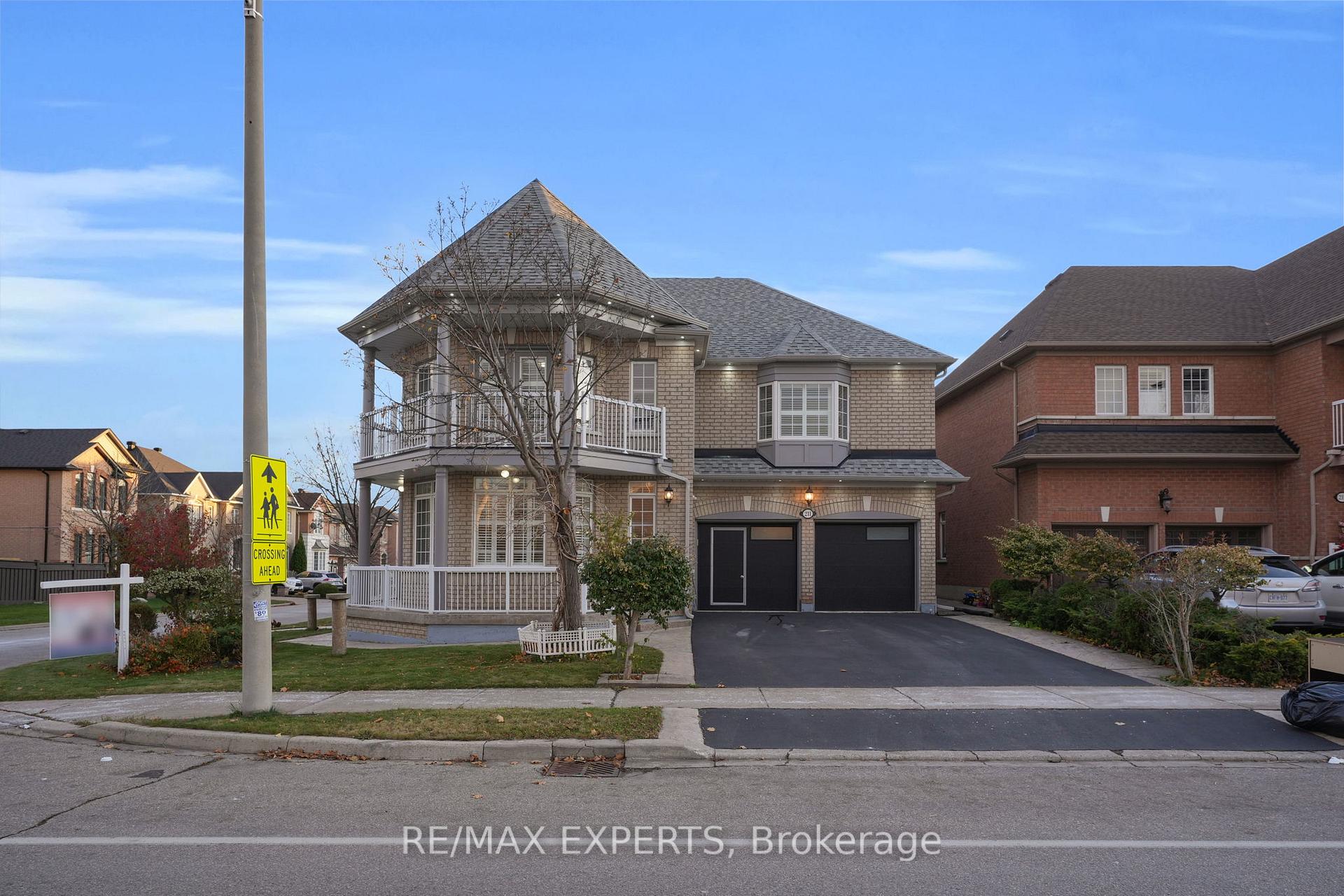 Photo 3 of 211 Davos Road, Vaughan, Vellore Village — HOMEH