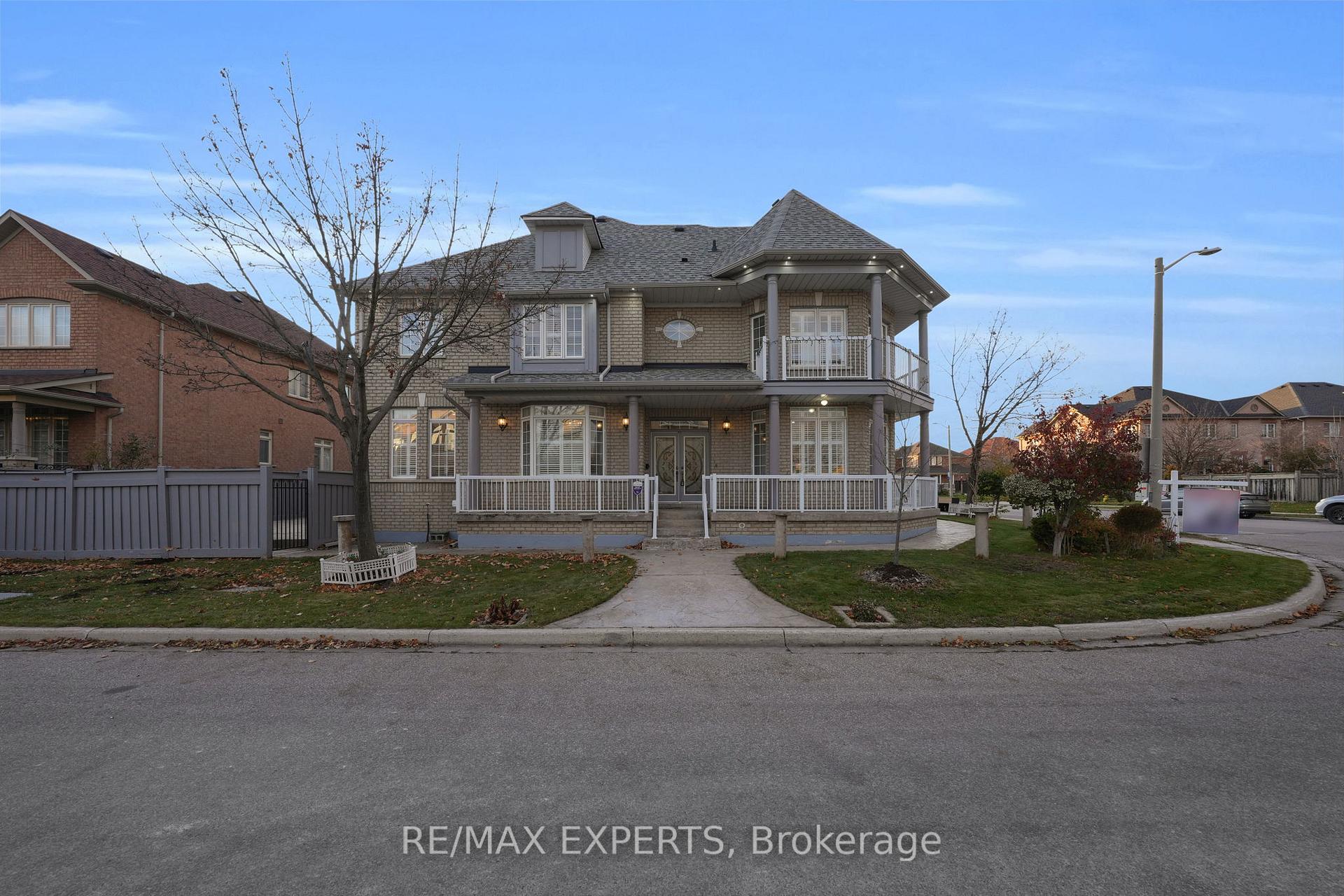 Photo 5 of 211 Davos Road, Vaughan, Vellore Village — HOMEH