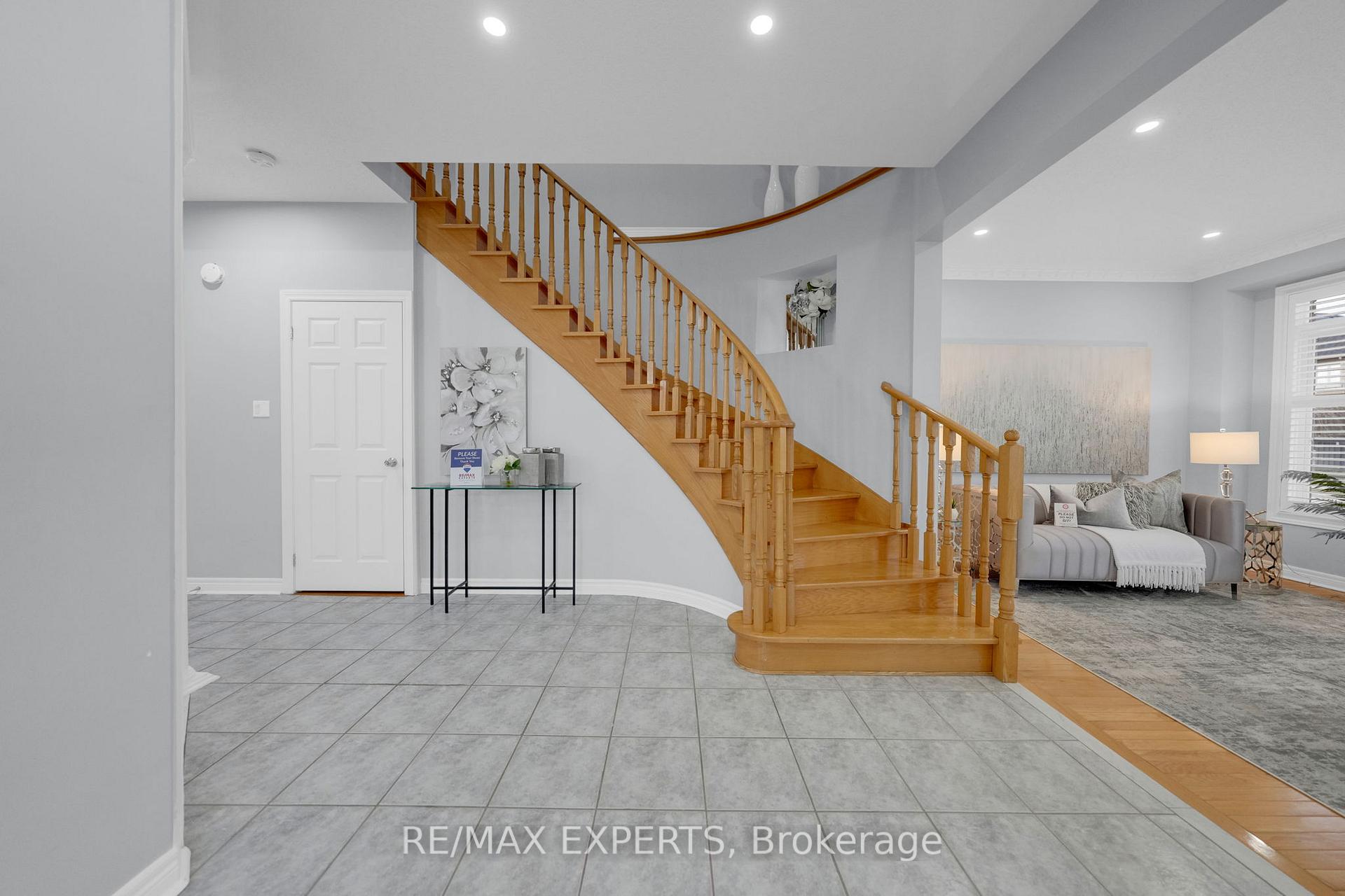Photo 8 of 211 Davos Road, Vaughan, Vellore Village — HOMEH