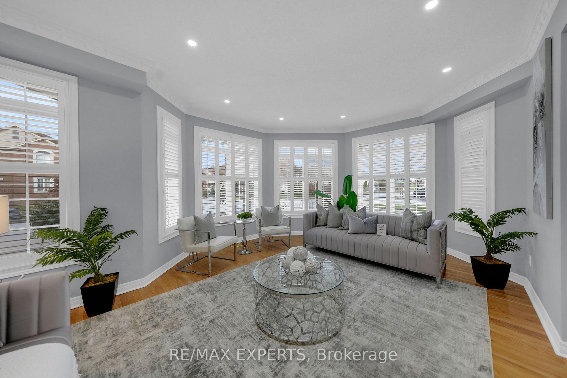 Photo 10 of 211 Davos Road, Vaughan, Vellore Village — HOMEH