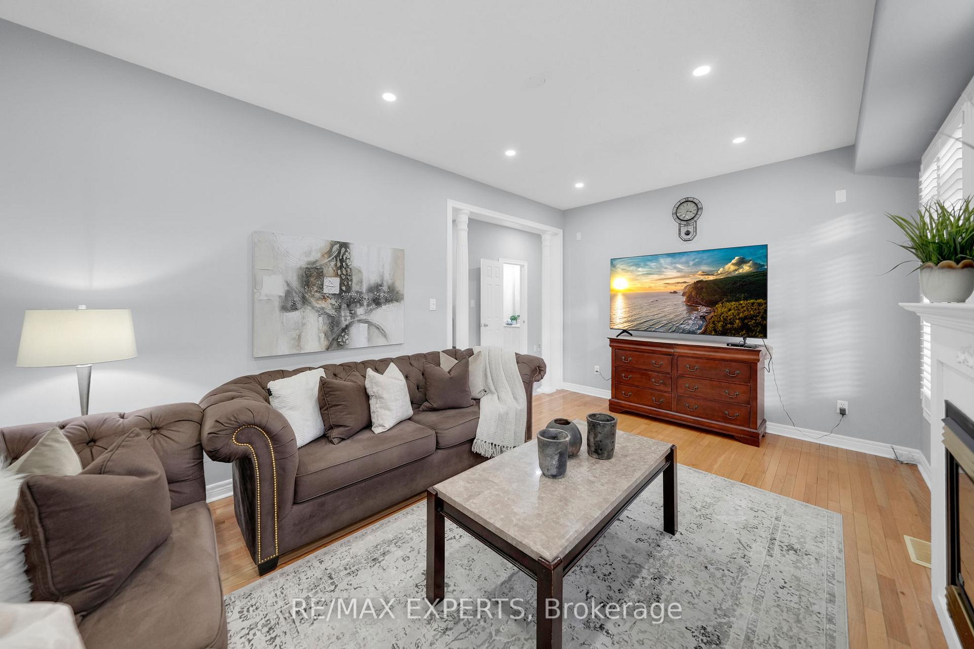 Photo 21 of 211 Davos Road, Vaughan, Vellore Village — HOMEH