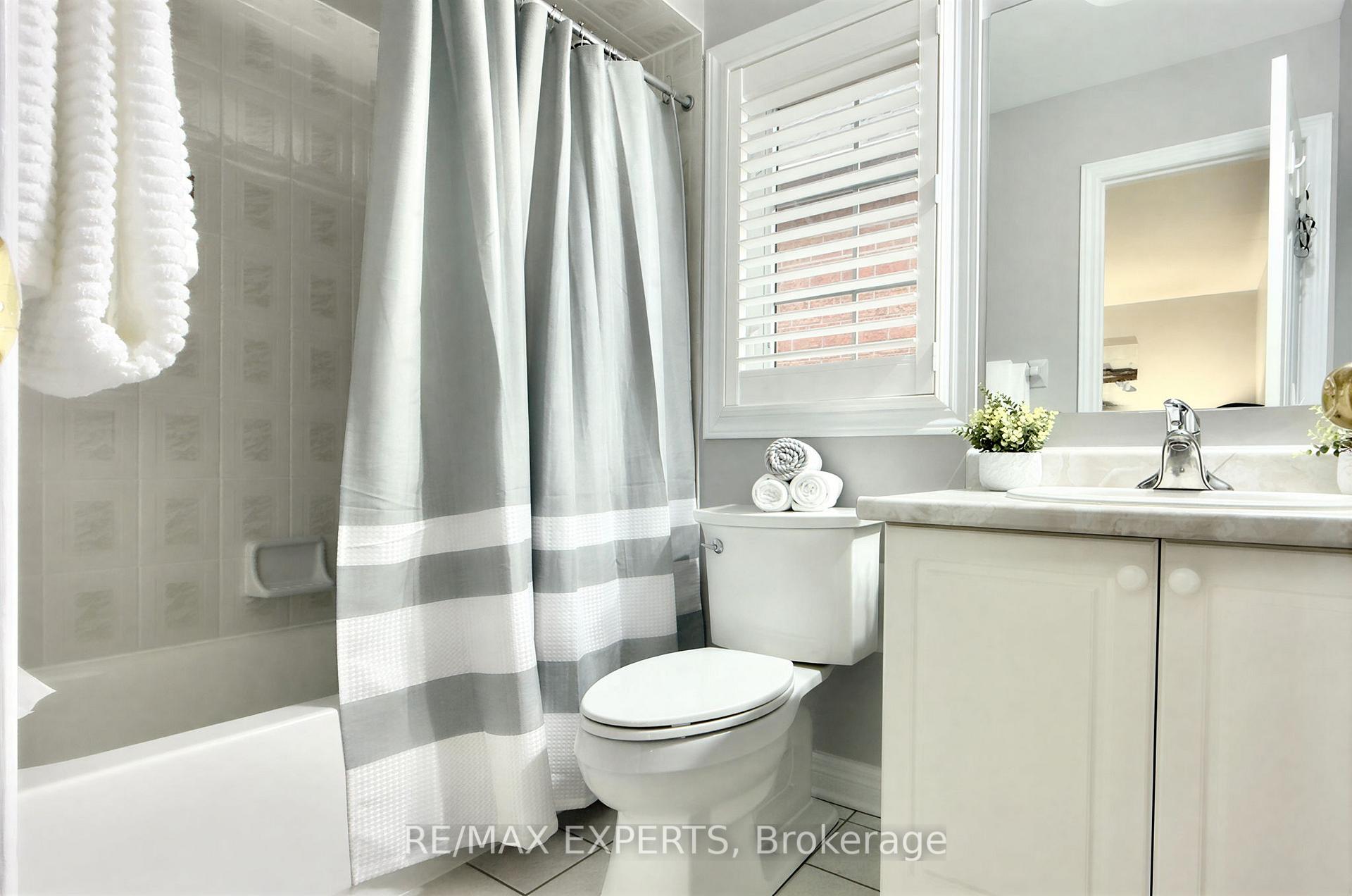 Photo 30 of 211 Davos Road, Vaughan, Vellore Village — HOMEH