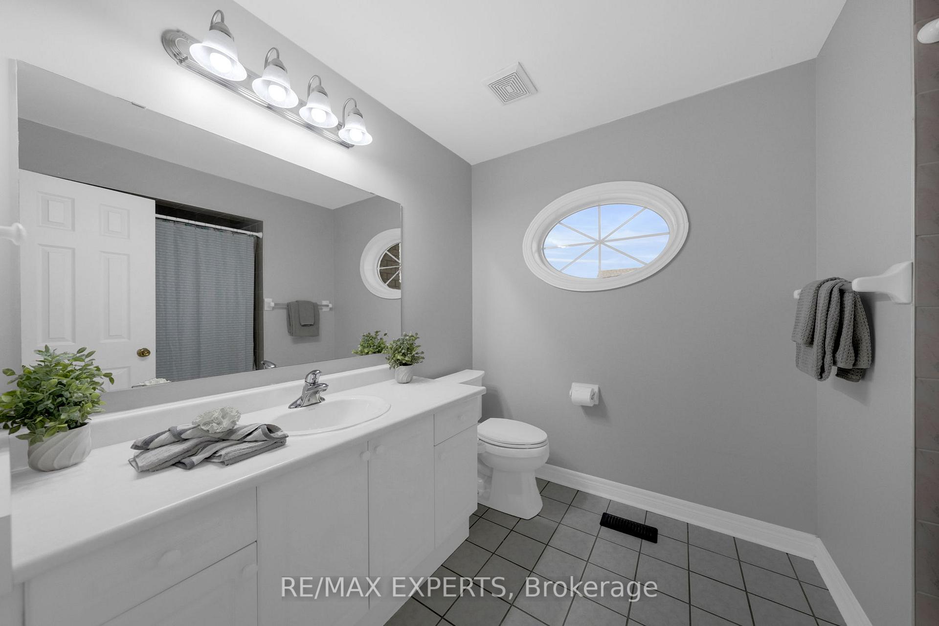 Photo 35 of 211 Davos Road, Vaughan, Vellore Village — HOMEH