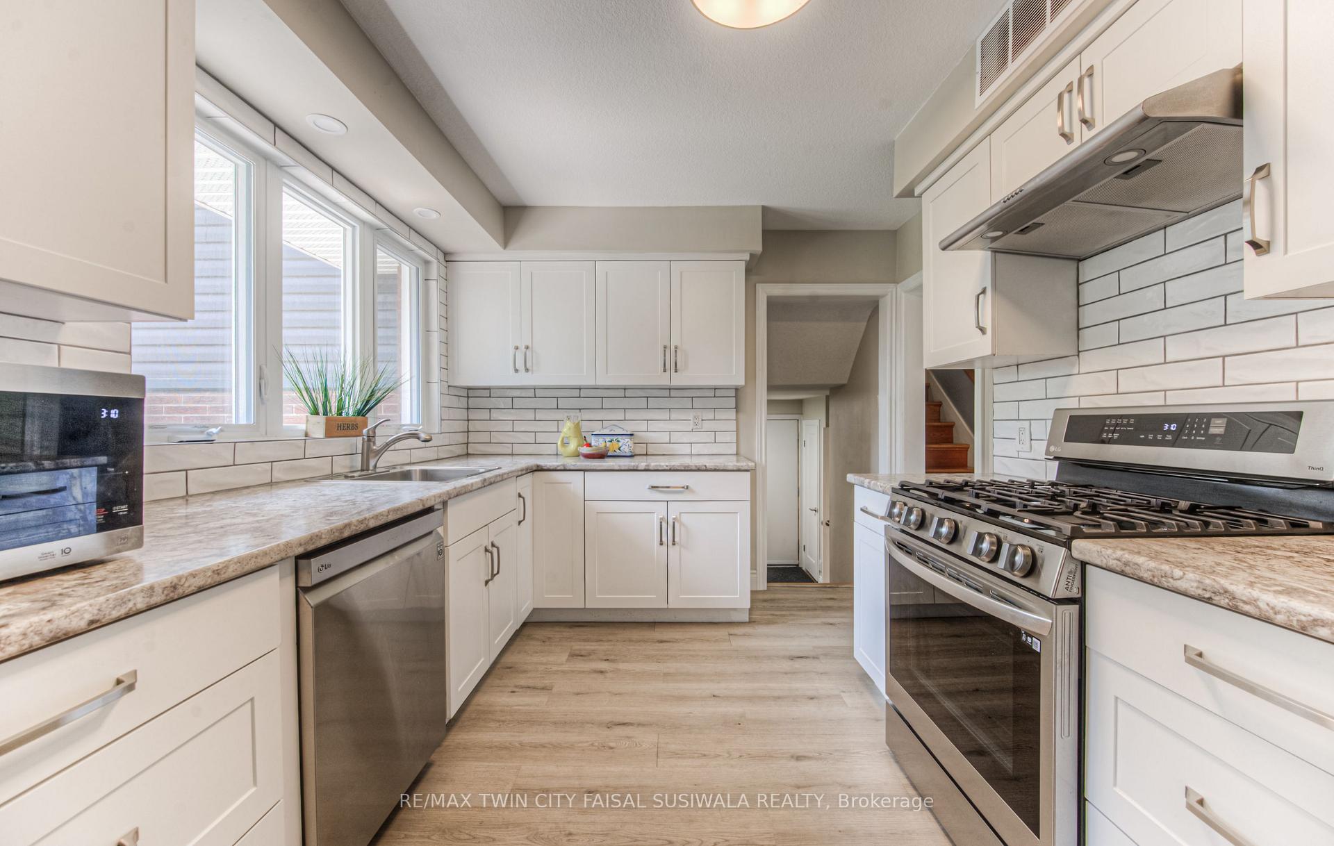 Photo 18 of 85 Braeside Avenue, Waterloo — HOMEH