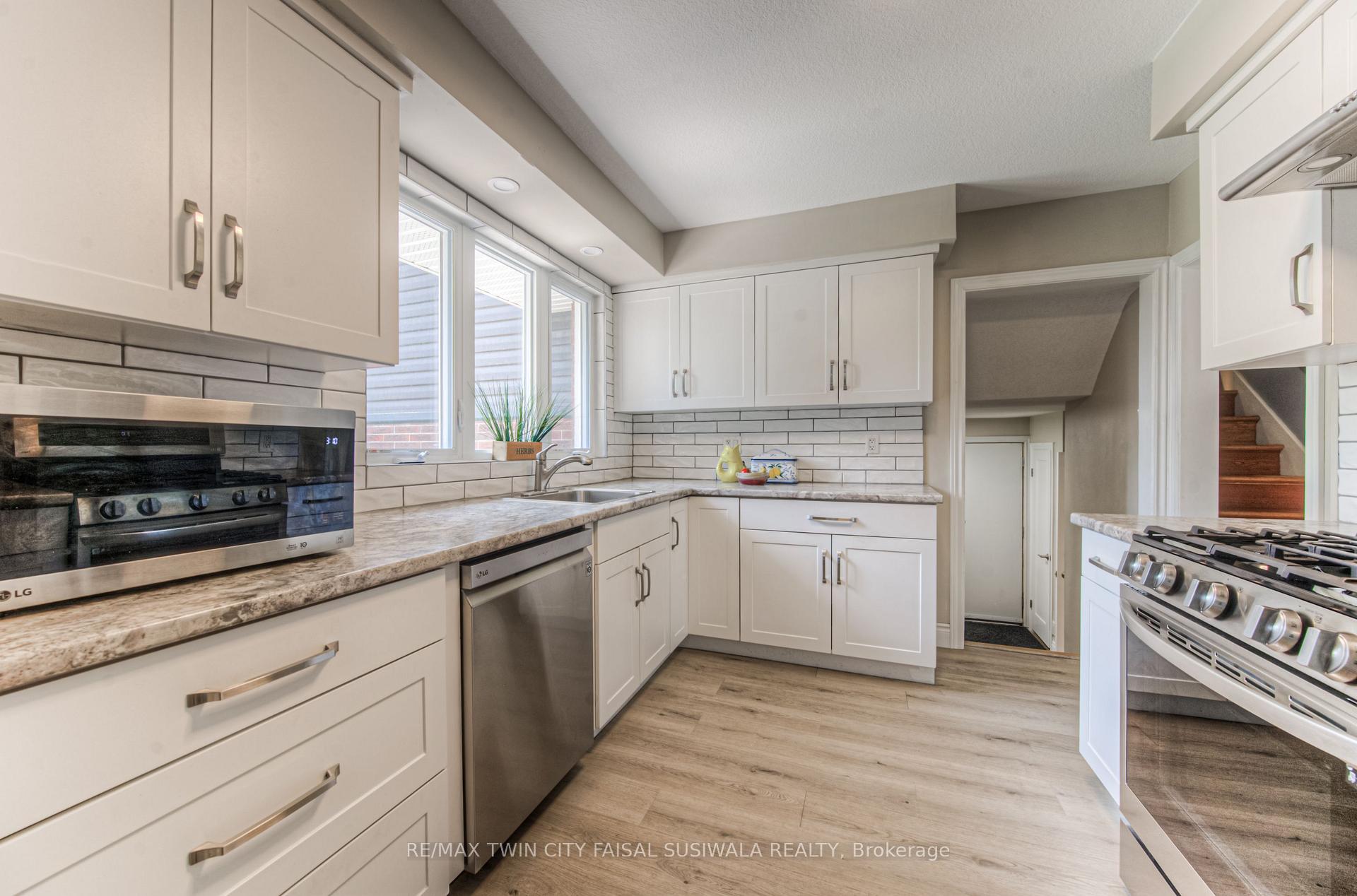 Photo 20 of 85 Braeside Avenue, Waterloo — HOMEH