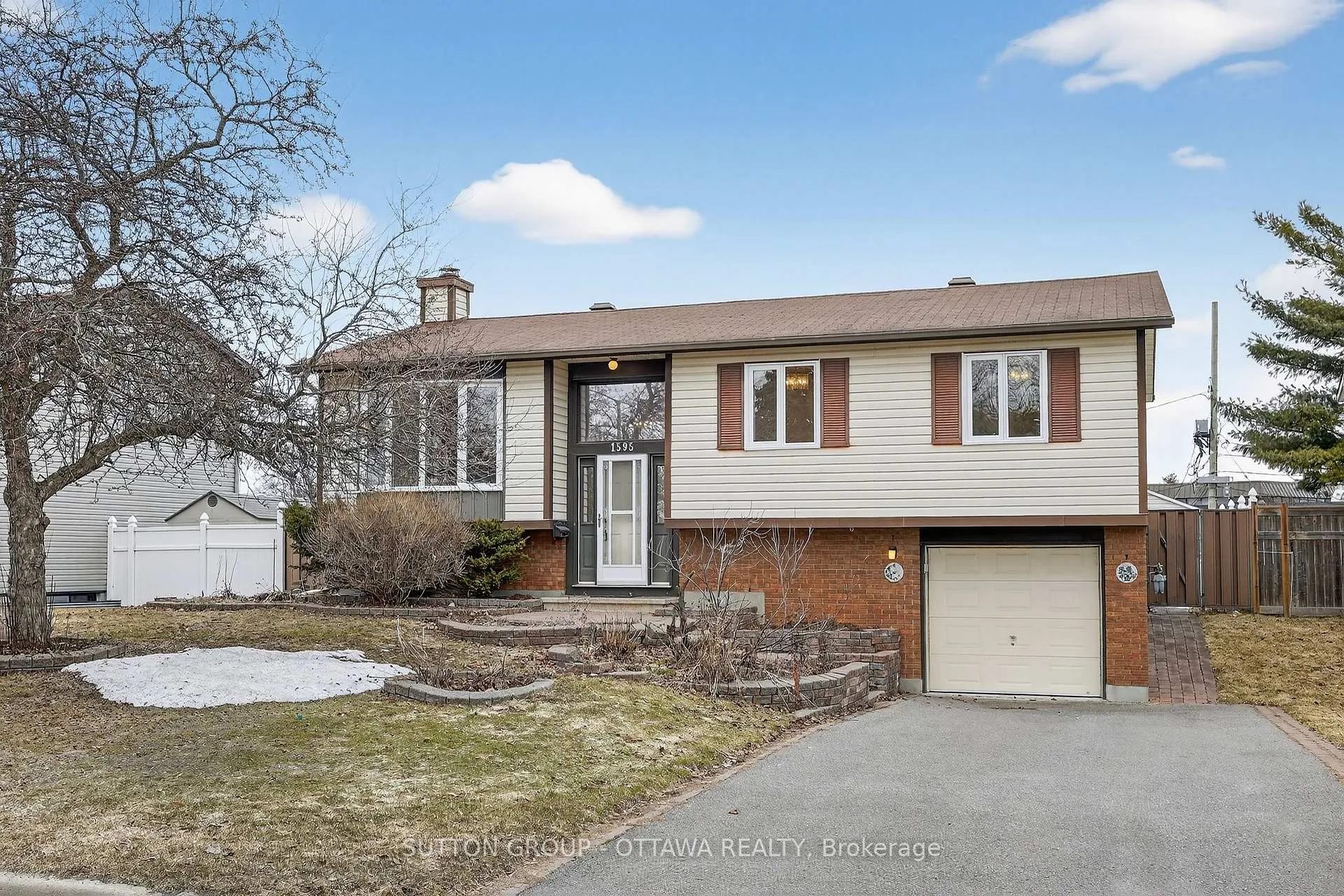 Photo 2 of 1595 Schouten Drive, Ottawa, Bilberry Creek/Queenswood Heights — HOMEH
