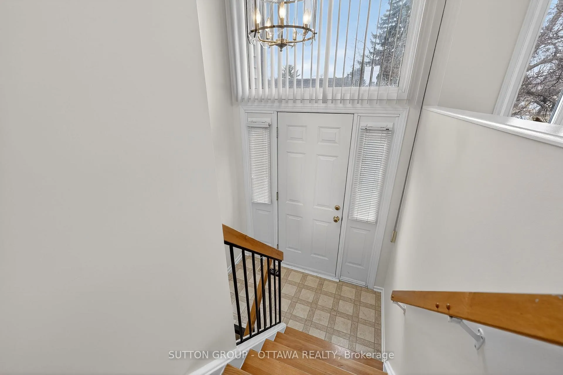 Photo 6 of 1595 Schouten Drive, Ottawa, Bilberry Creek/Queenswood Heights — HOMEH