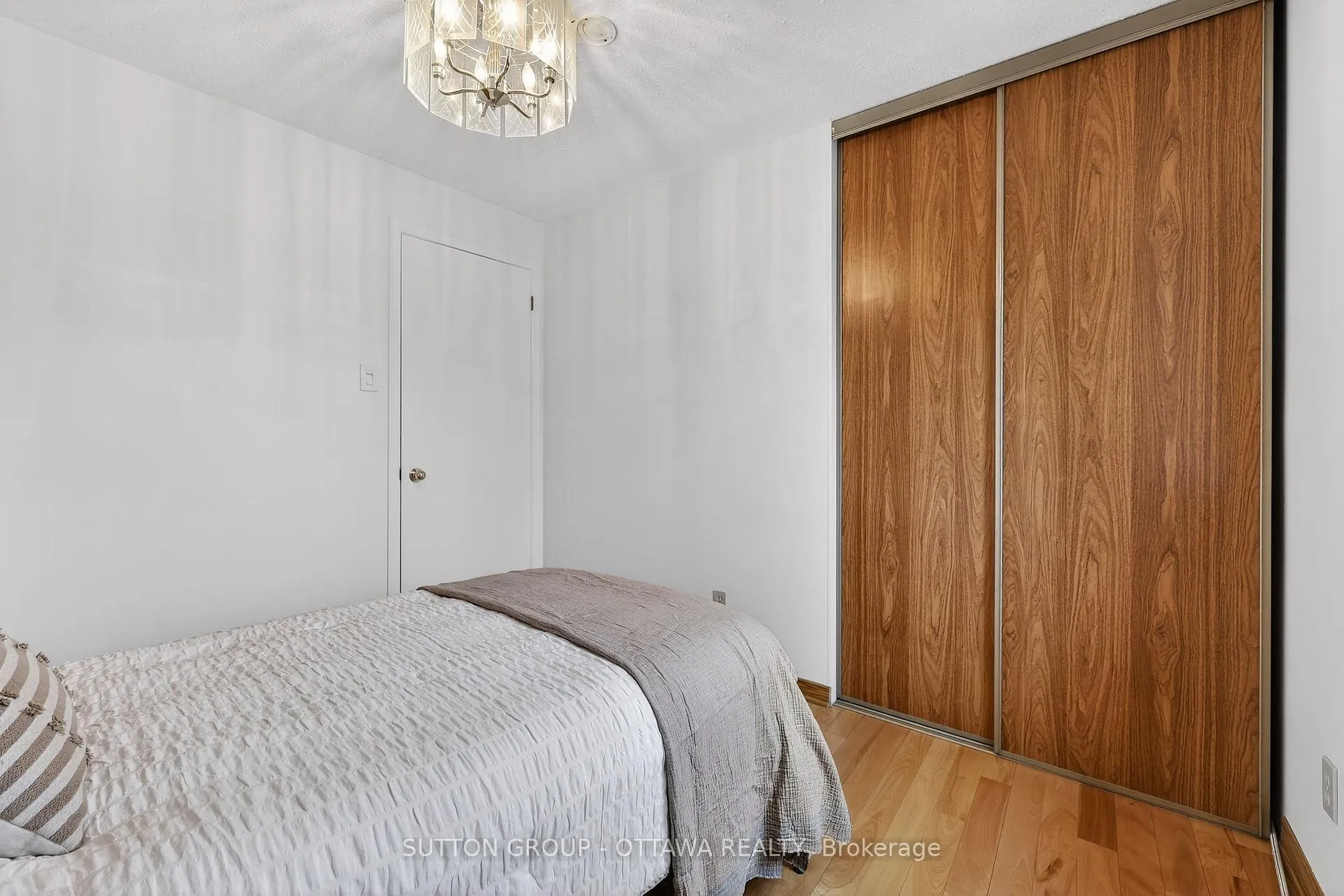 Photo 23 of 1595 Schouten Drive, Ottawa, Bilberry Creek/Queenswood Heights — HOMEH
