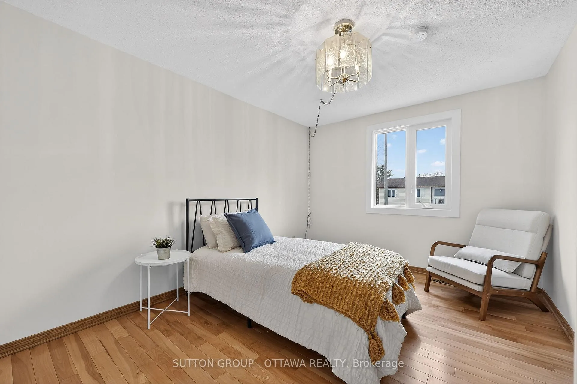 Photo 25 of 1595 Schouten Drive, Ottawa, Bilberry Creek/Queenswood Heights — HOMEH