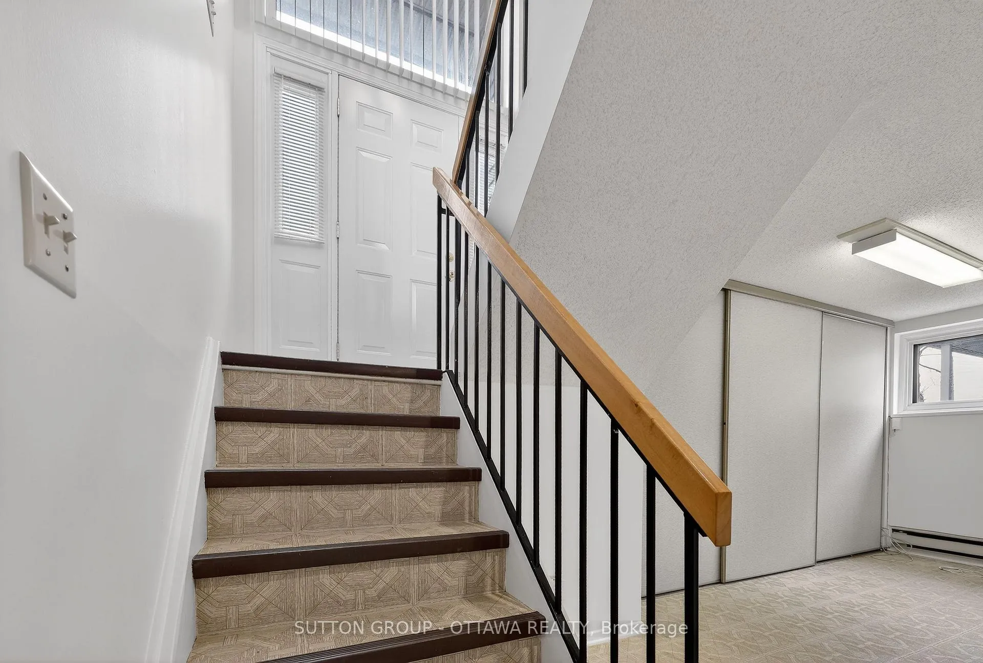 Photo 32 of 1595 Schouten Drive, Ottawa, Bilberry Creek/Queenswood Heights — HOMEH