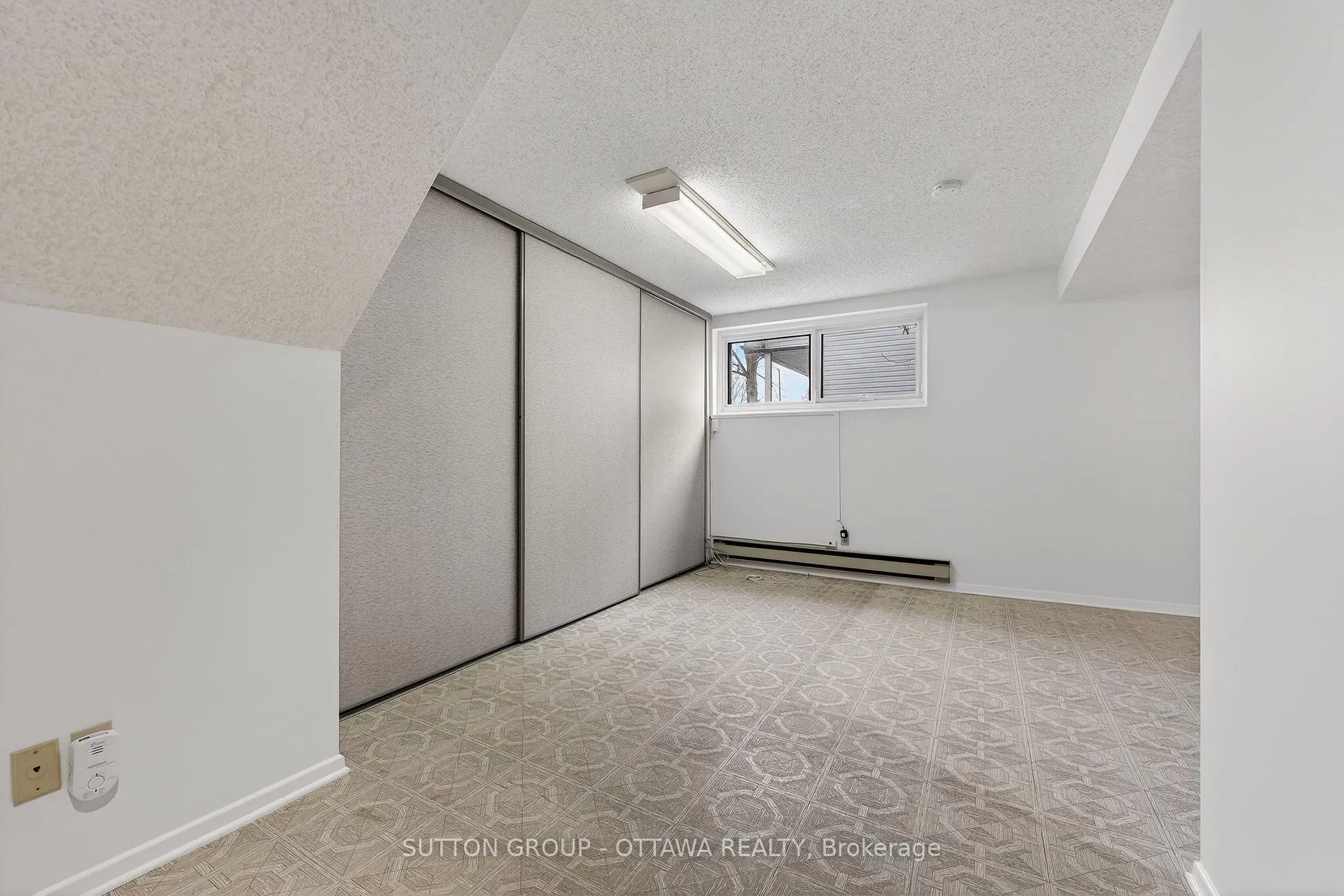 Photo 33 of 1595 Schouten Drive, Ottawa, Bilberry Creek/Queenswood Heights — HOMEH