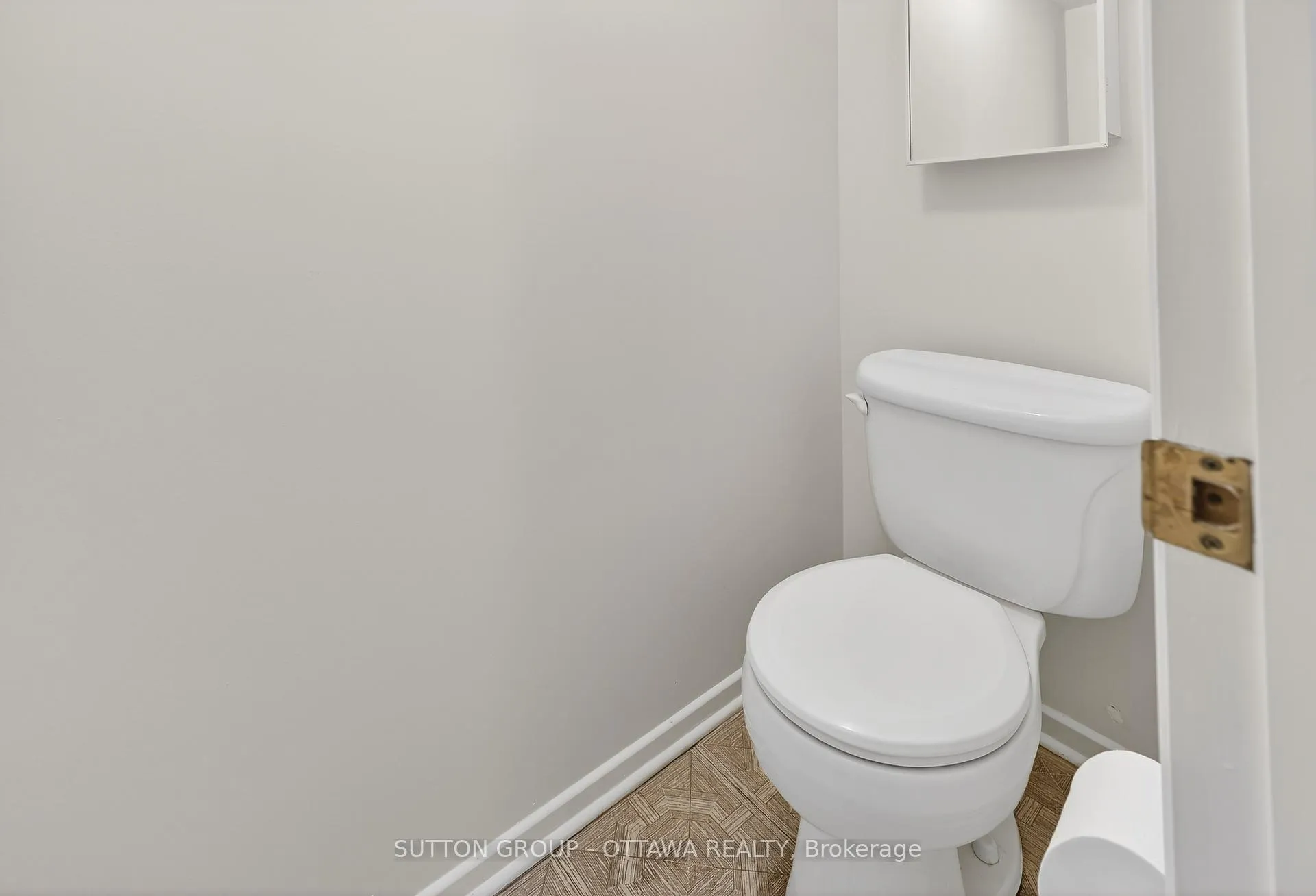 Photo 38 of 1595 Schouten Drive, Ottawa, Bilberry Creek/Queenswood Heights — HOMEH