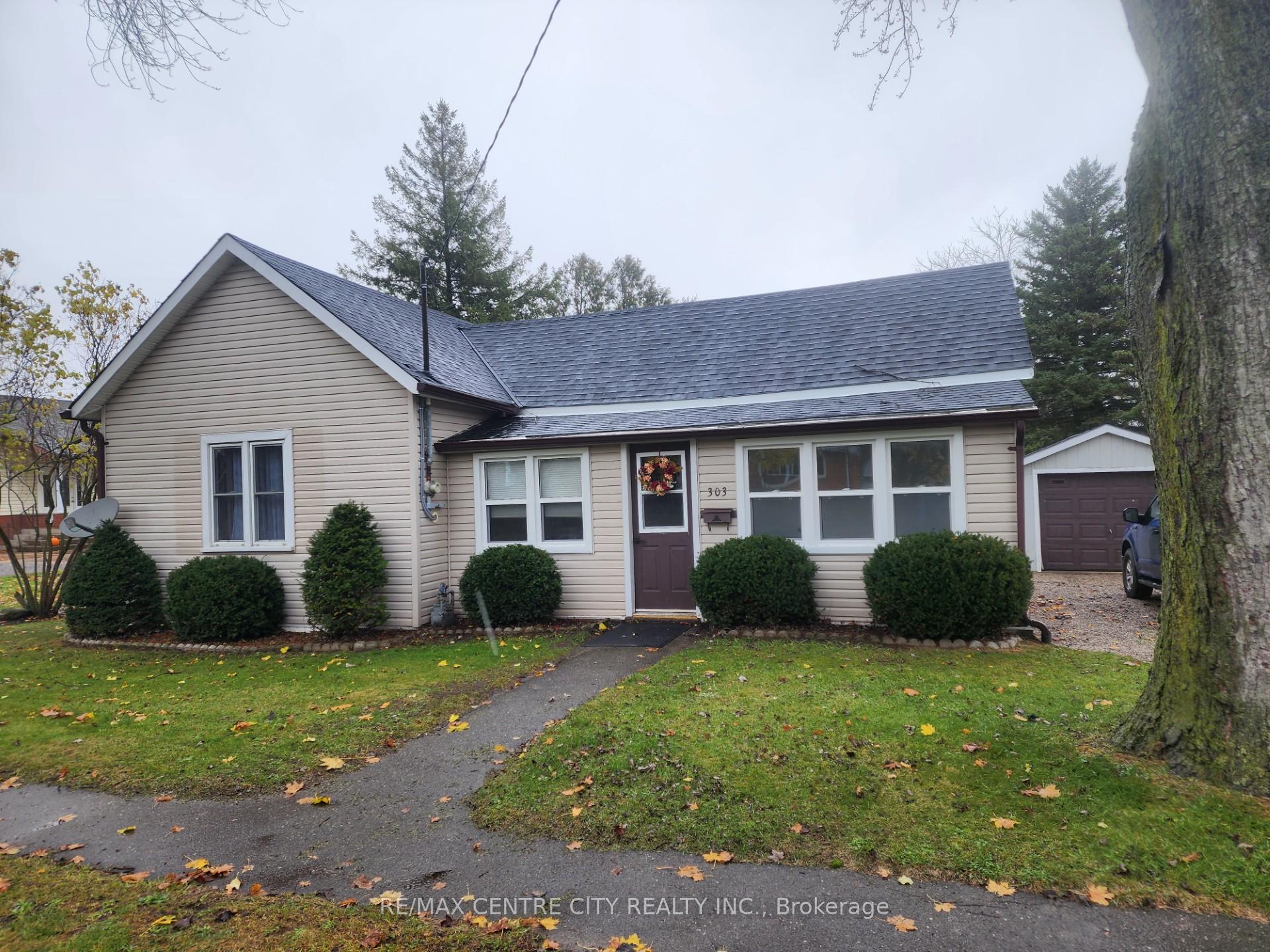 Front of 303 Ridout Street N