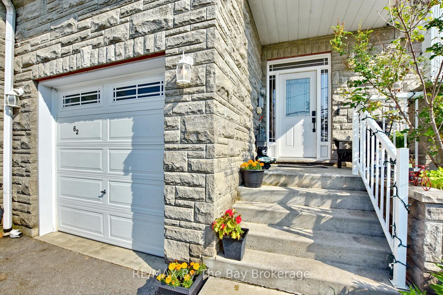 Photo 2 of 62 Puccini Drive, Wasaga Beach — HOMEH