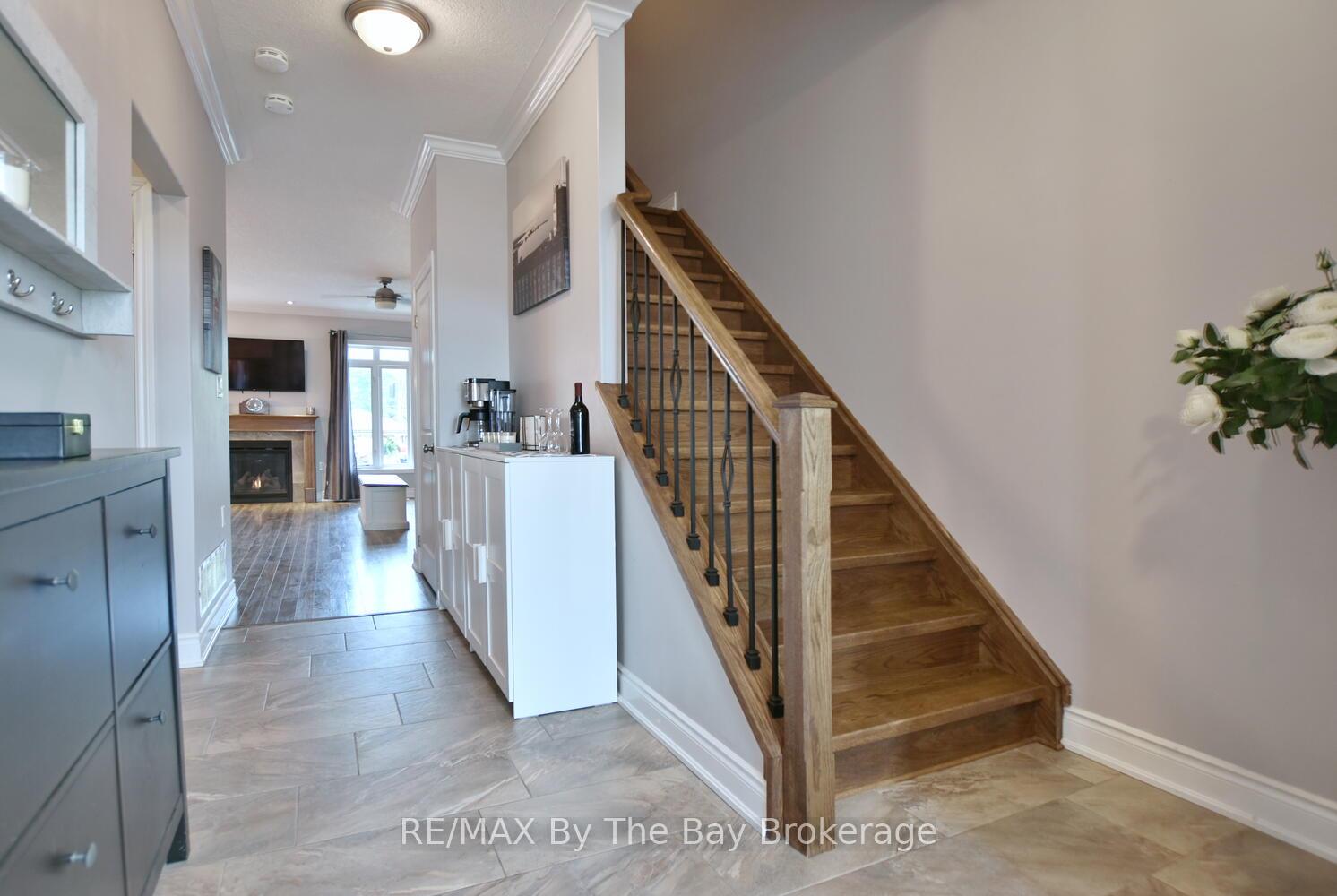 Photo 5 of 62 Puccini Drive, Wasaga Beach — HOMEH