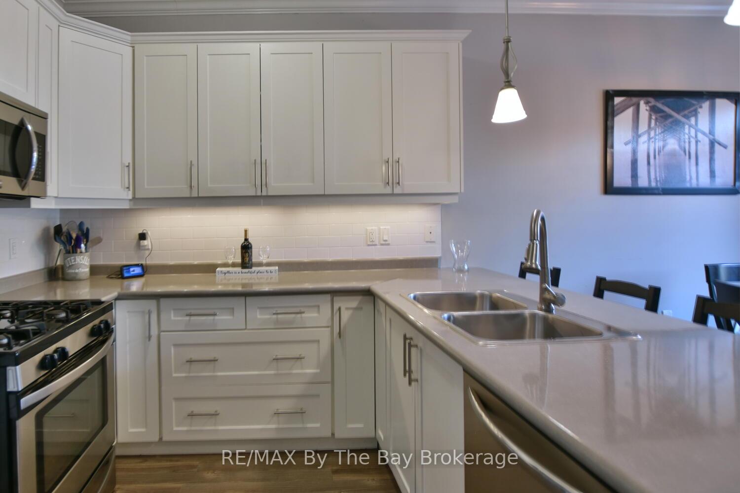 Photo 13 of 62 Puccini Drive, Wasaga Beach — HOMEH