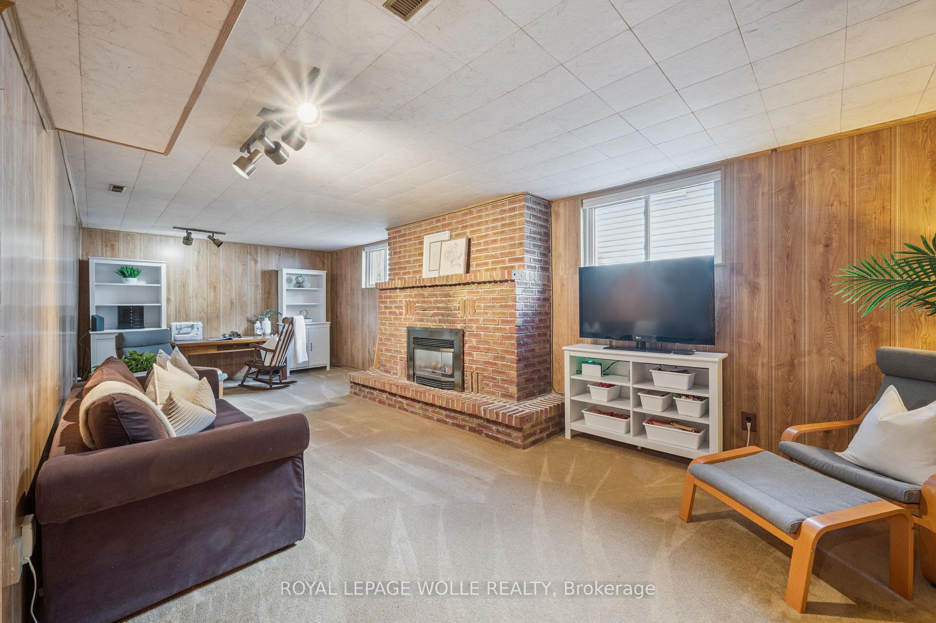 Photo 41 of 409 Kane Drive, Waterloo — HOMEH