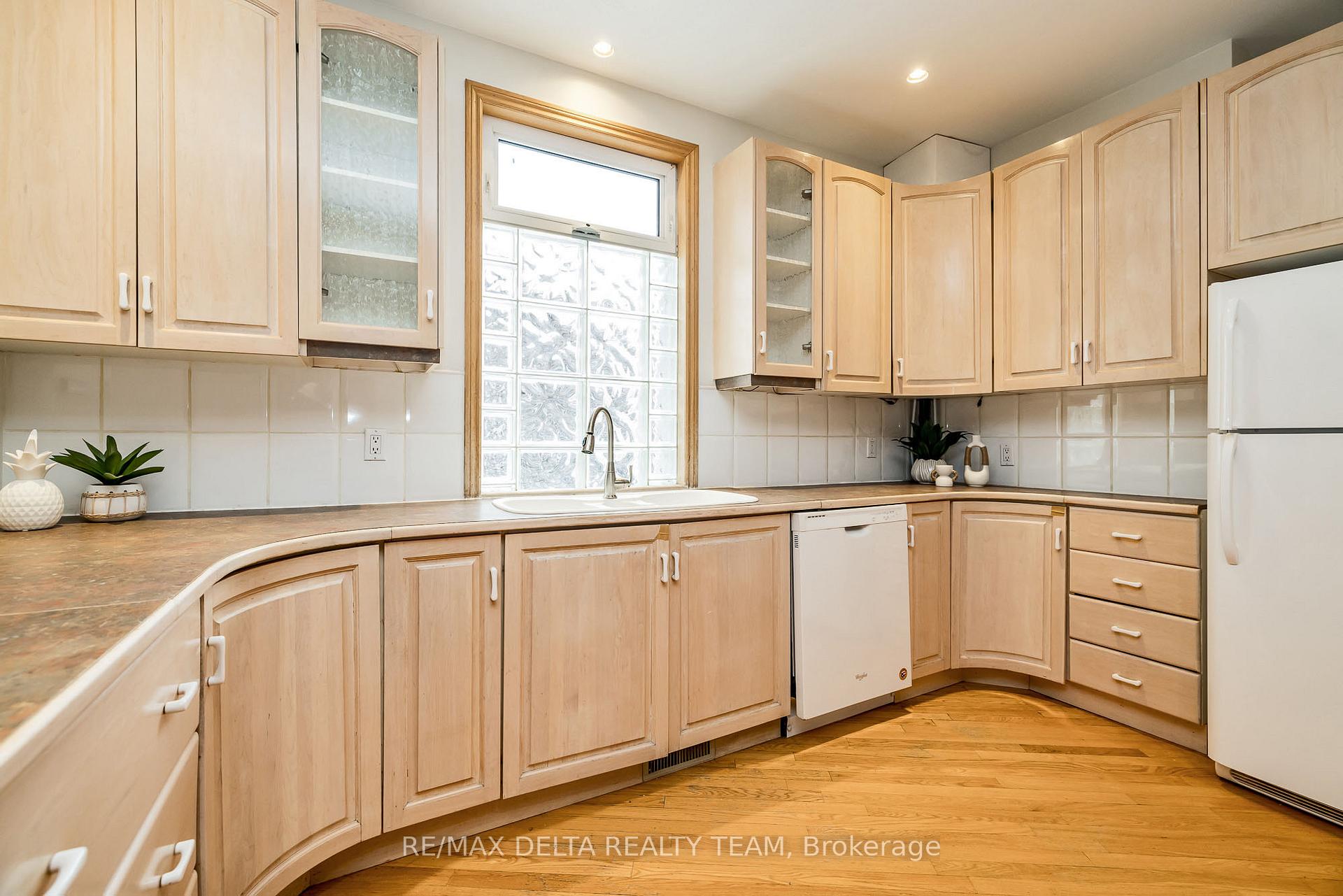Photo 12 of 90 Spruce Street, Ottawa, West Centre Town — HOMEH