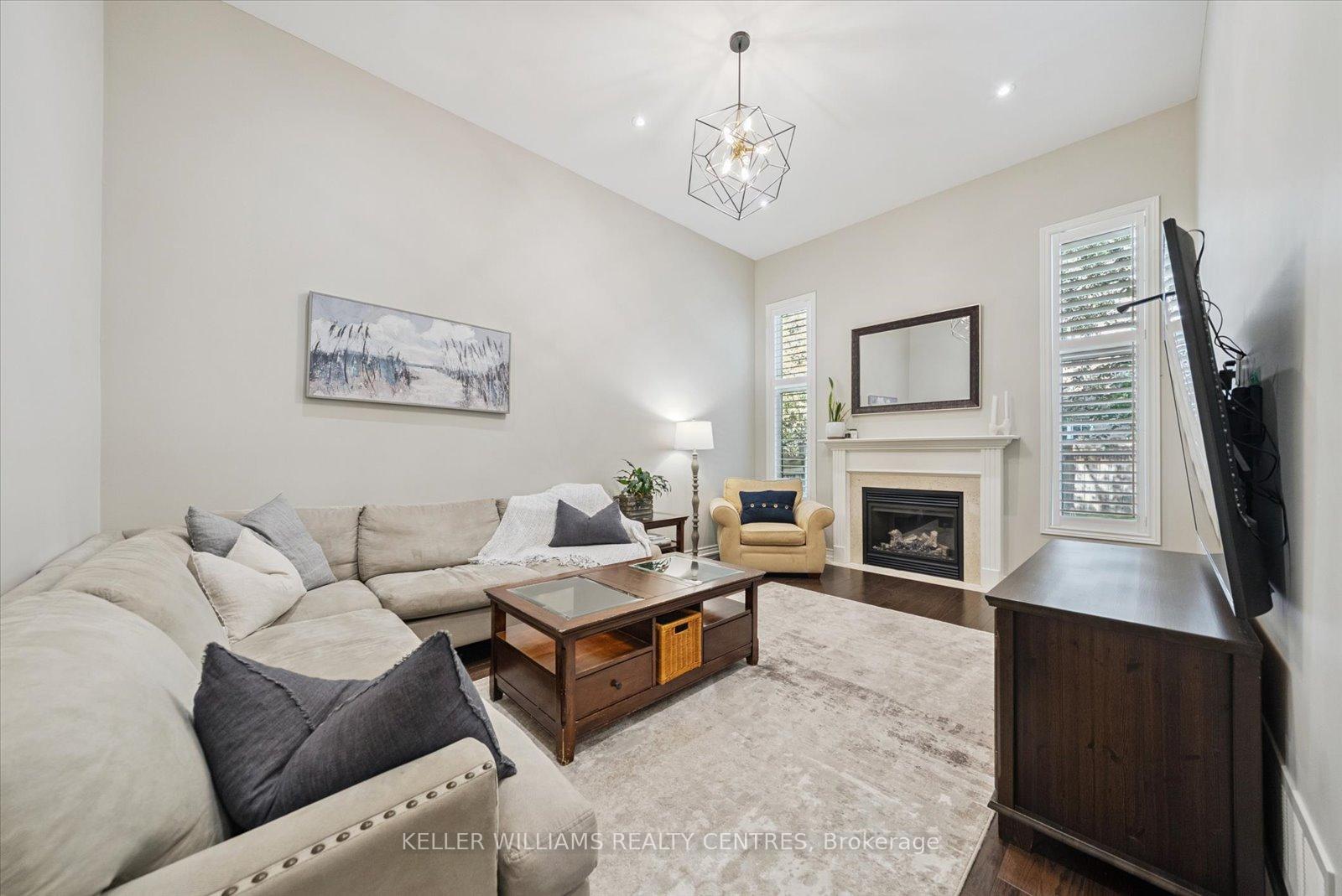 Photo 14 of 72 Pointon Street, Aurora, Bayview Northeast — HOMEH