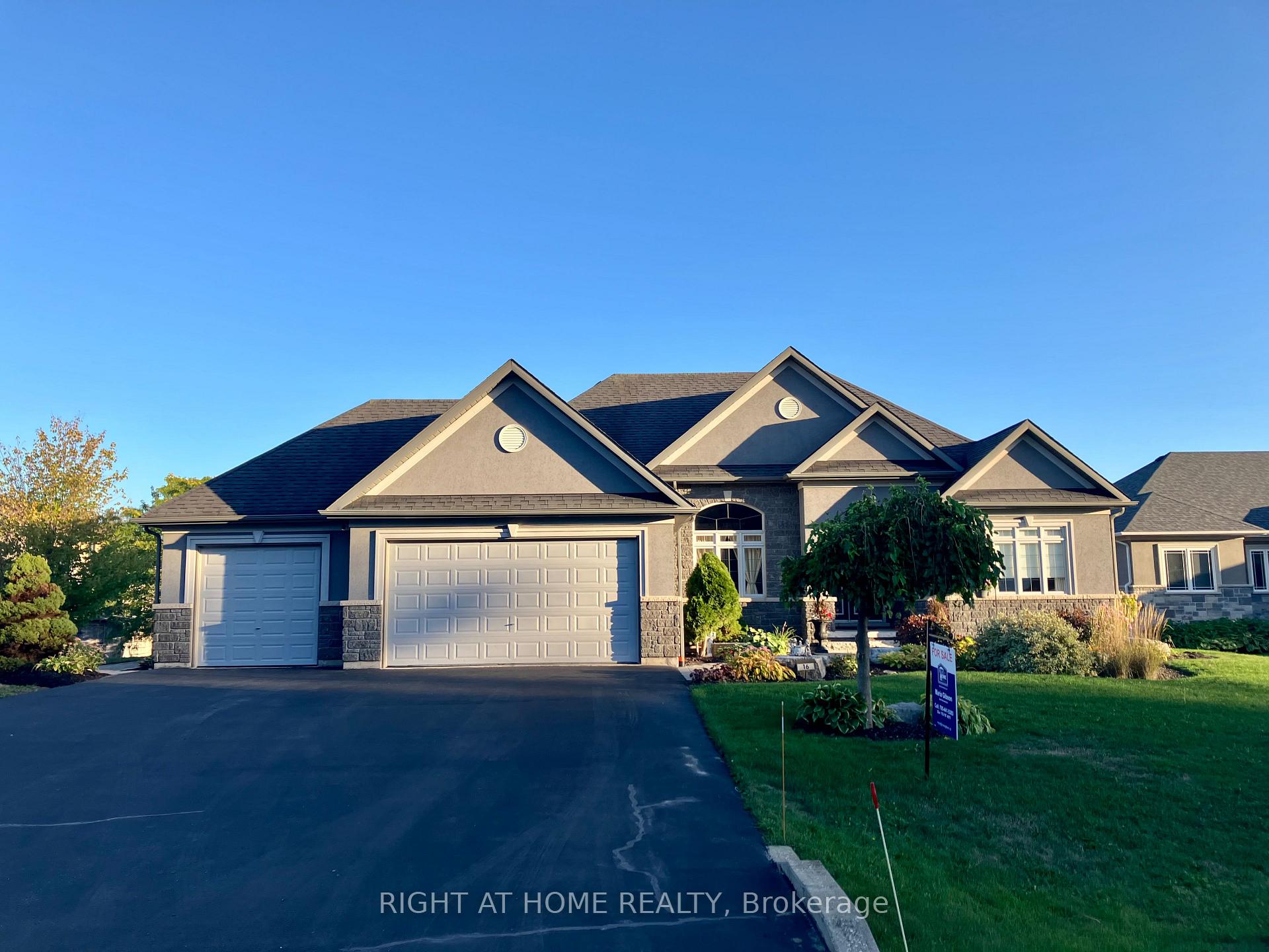 Photo 1 of 16 Deanna Drive, Wasaga Beach — HOMEH