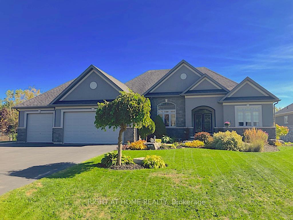 Photo 3 of 16 Deanna Drive, Wasaga Beach — HOMEH