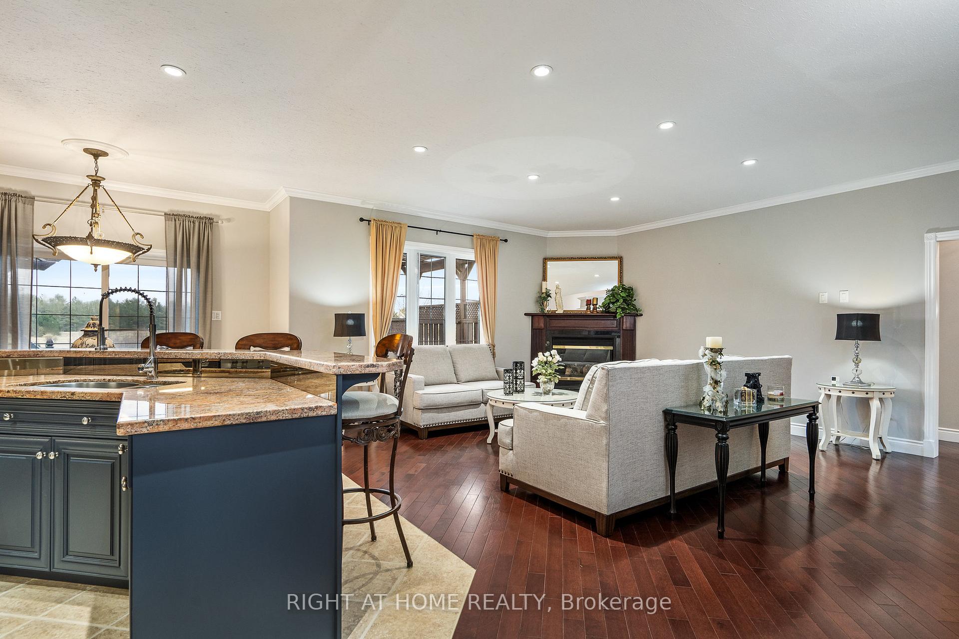 Photo 13 of 16 Deanna Drive, Wasaga Beach — HOMEH