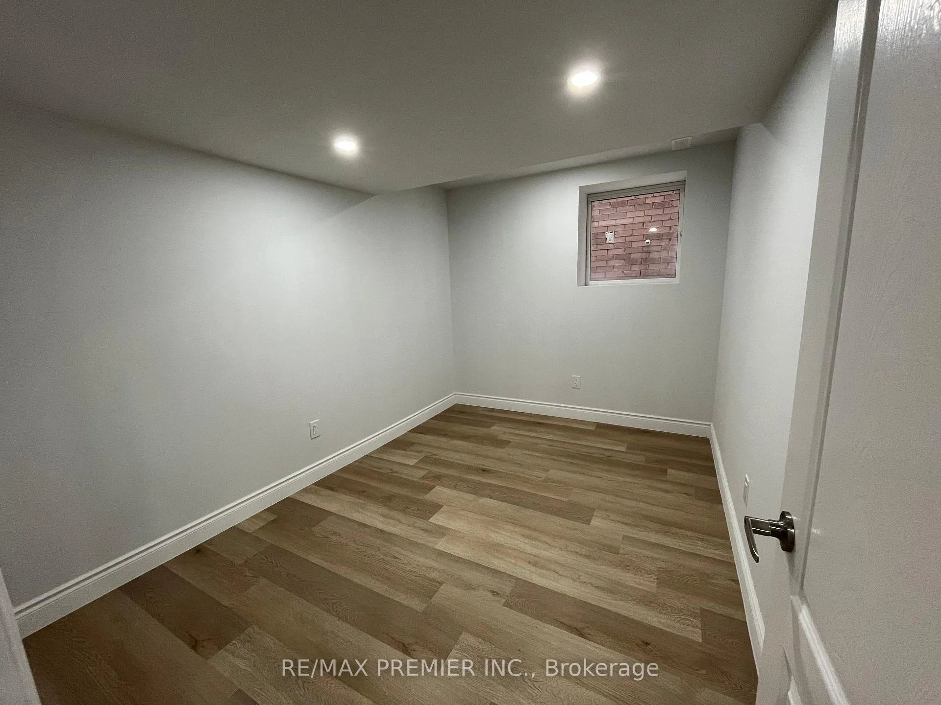 Photo 6 of Unit BSMT, 109 Alistair Crescent, Vaughan, Kleinburg — HOMEH