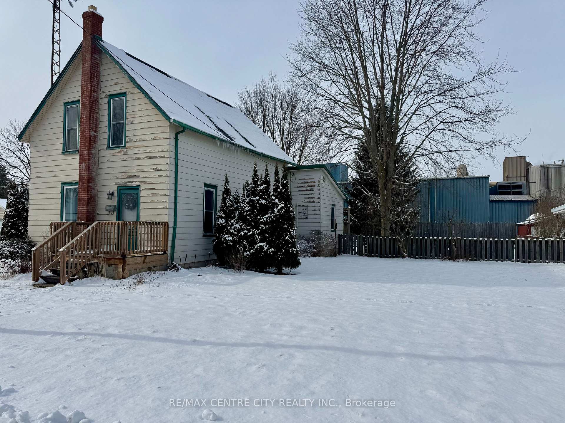 Photo 3 of 143 Chestnut Street, West Elgin, West Lorne — HOMEH
