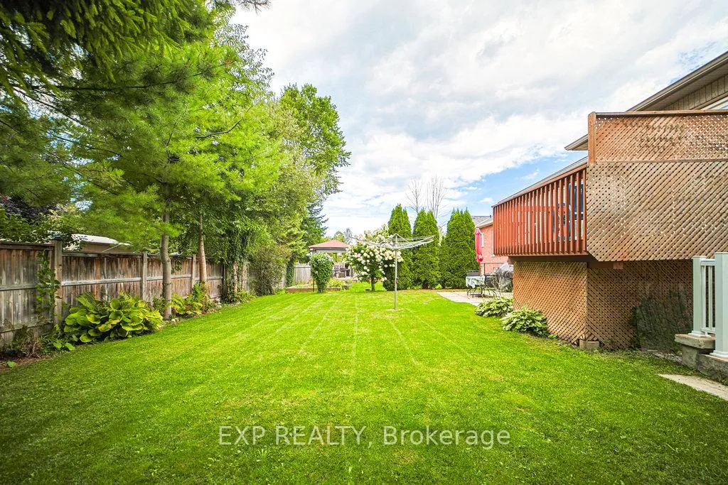 Photo 1 of 27 Green Pine Crescent, Wasaga Beach — HOMEH