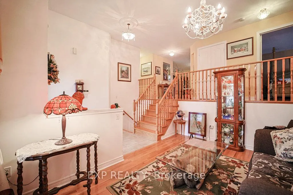 Photo 6 of 27 Green Pine Crescent, Wasaga Beach — HOMEH