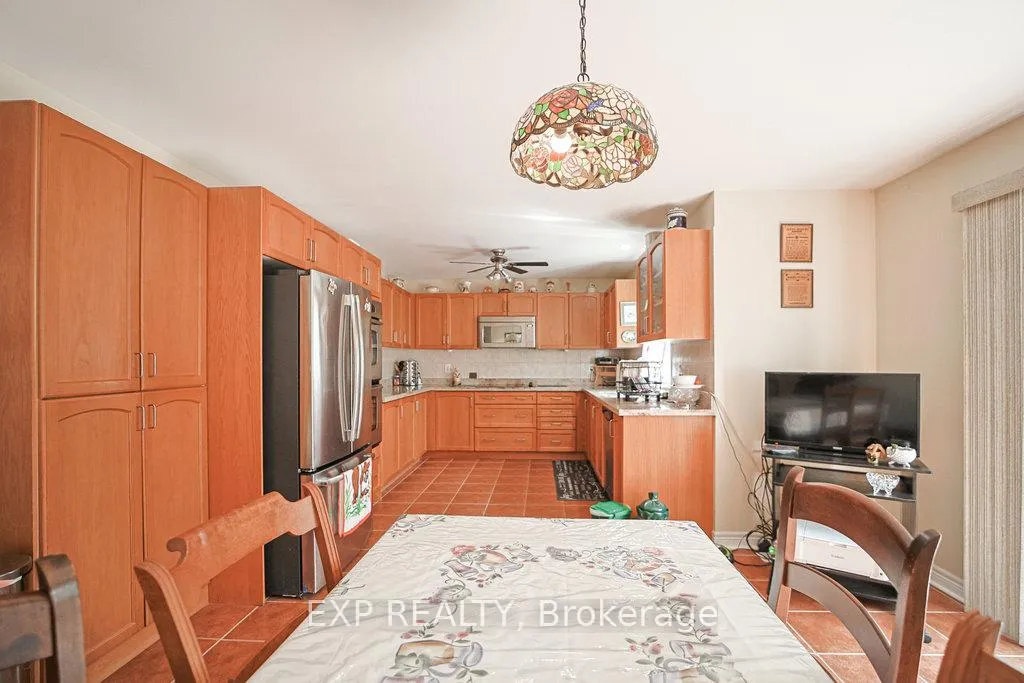 Photo 14 of 27 Green Pine Crescent, Wasaga Beach — HOMEH