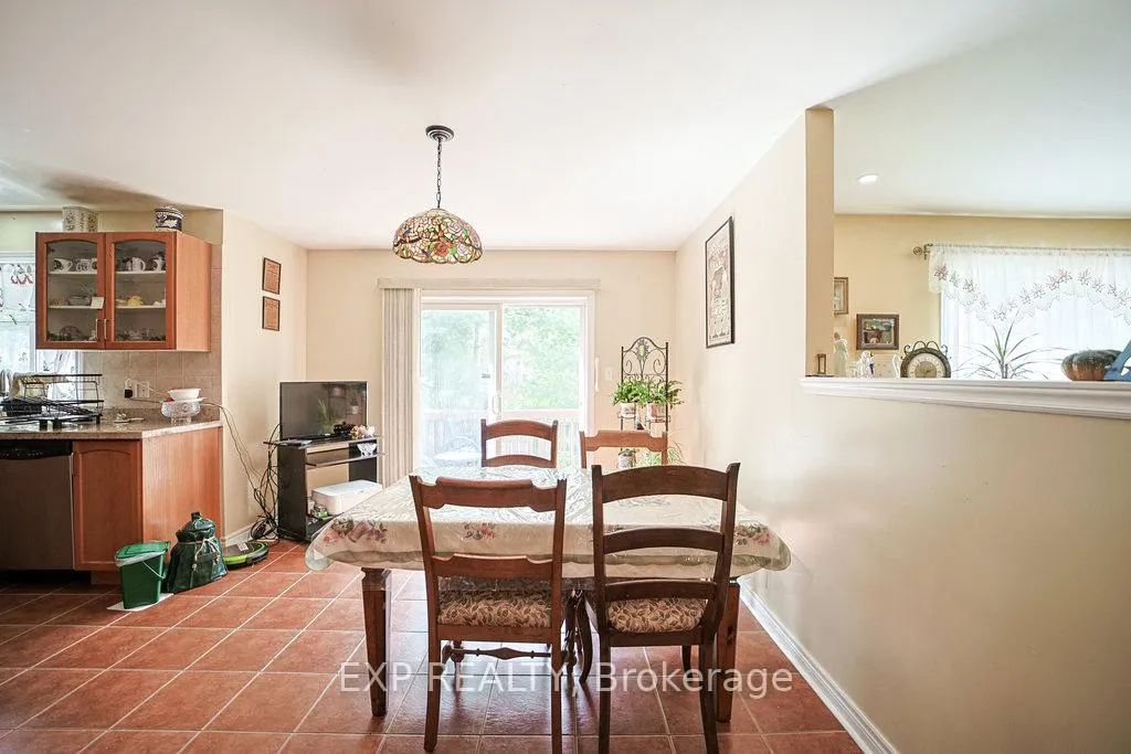 Photo 15 of 27 Green Pine Crescent, Wasaga Beach — HOMEH