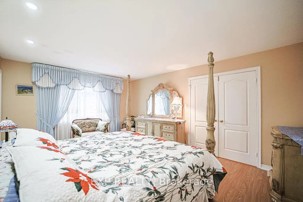 Photo 16 of 27 Green Pine Crescent, Wasaga Beach — HOMEH