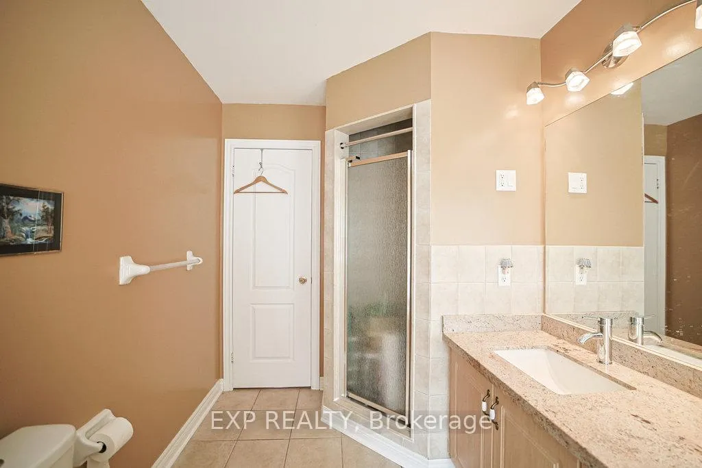 Photo 19 of 27 Green Pine Crescent, Wasaga Beach — HOMEH