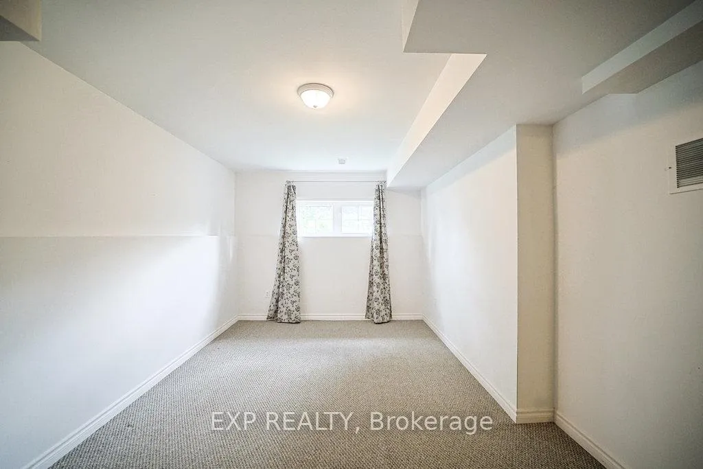 Photo 32 of 27 Green Pine Crescent, Wasaga Beach — HOMEH