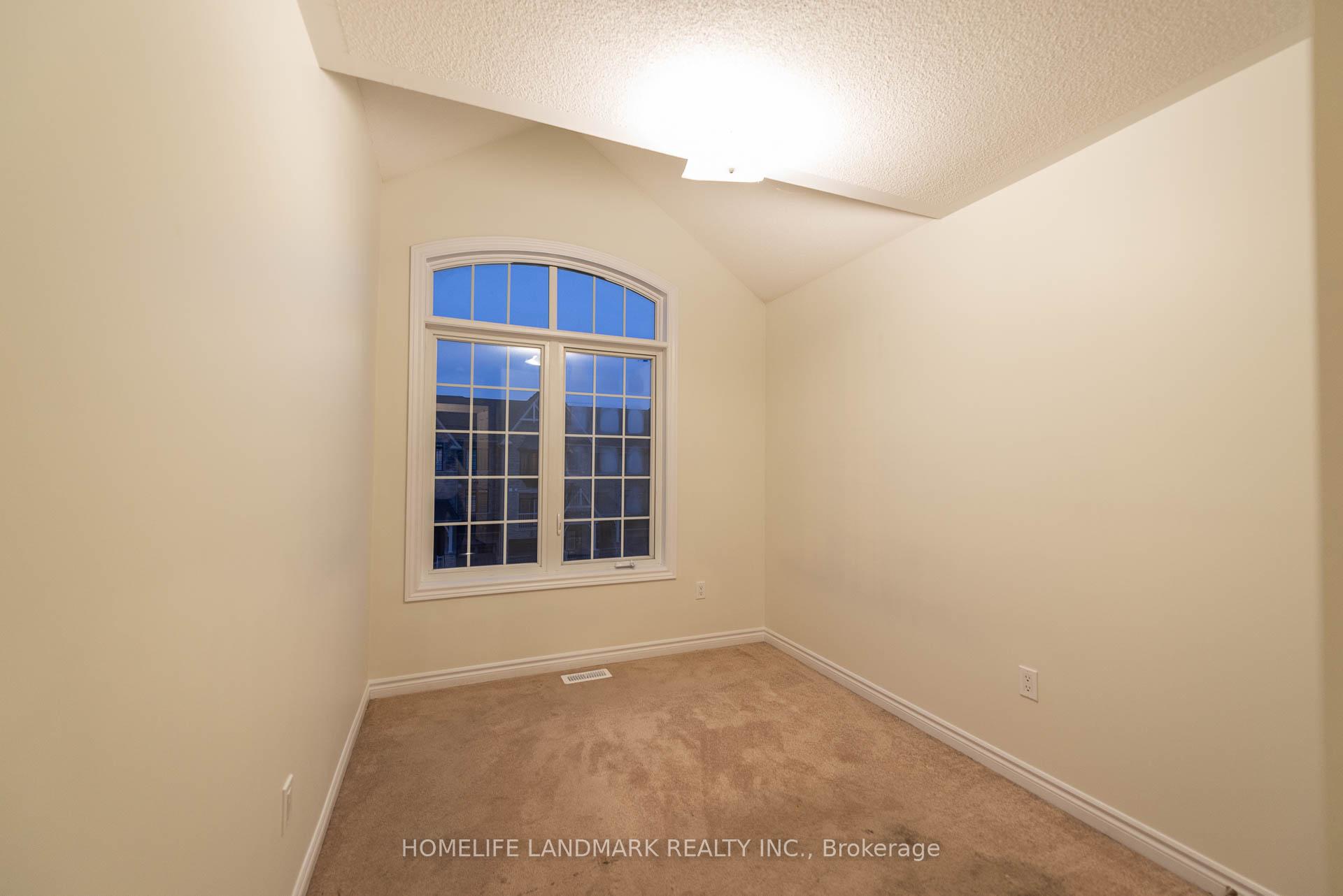 Photo 10 of 98 Farooq Boulevard, Vaughan, Vellore Village — HOMEH
