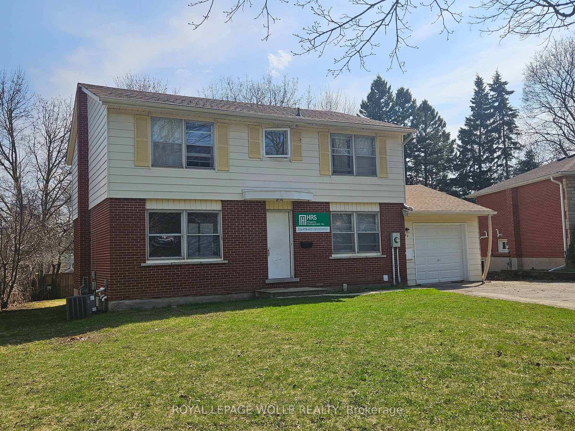 Photo 2 of 42 Cardill Crescent, Waterloo — HOMEH