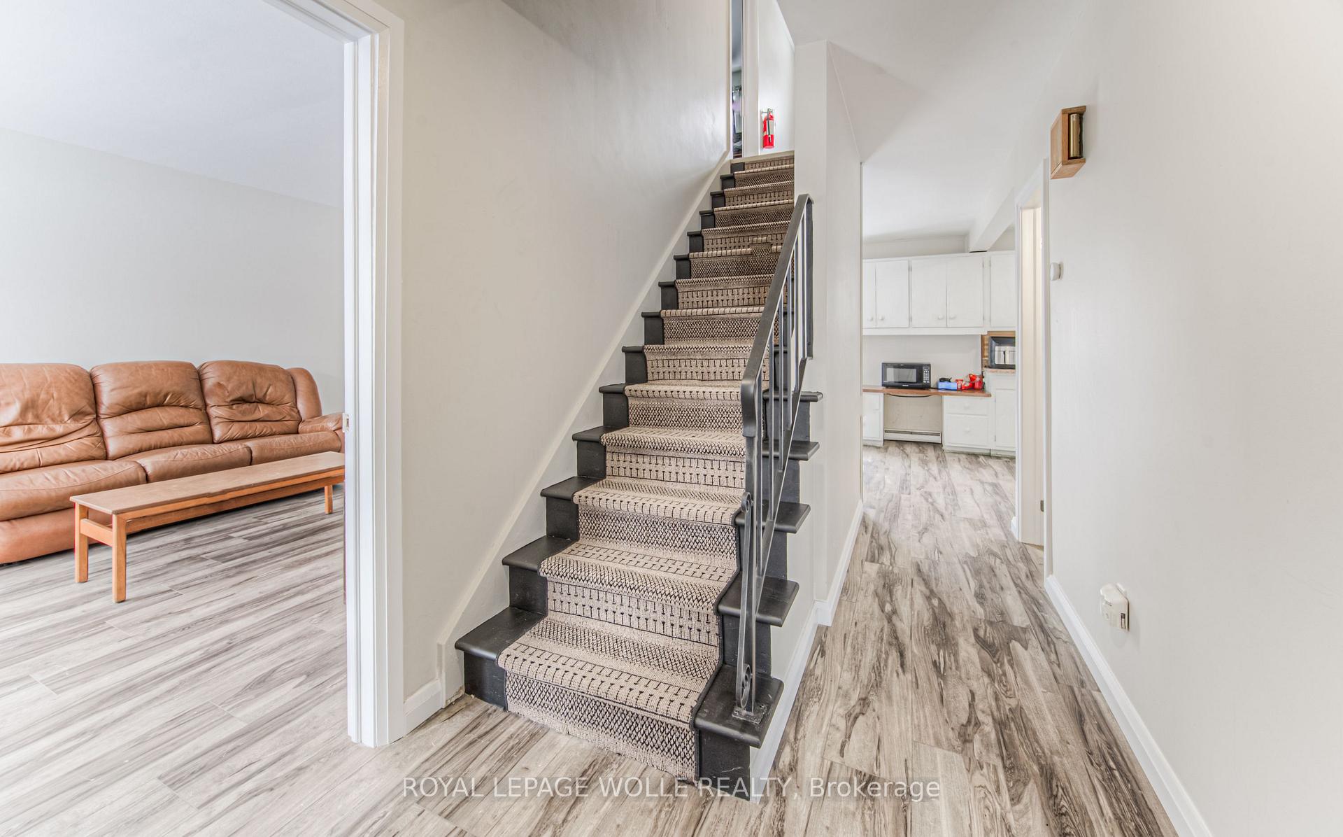 Photo 4 of 42 Cardill Crescent, Waterloo — HOMEH