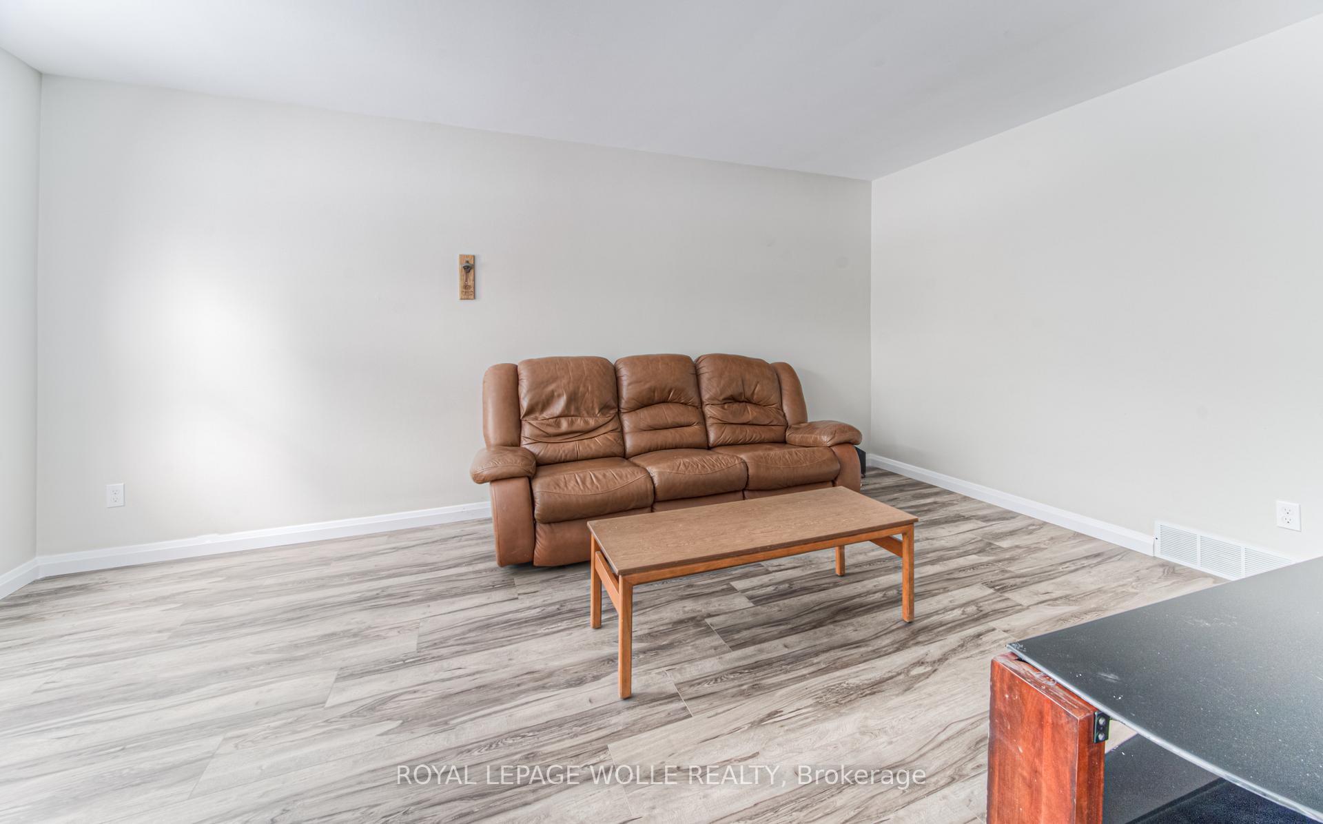 Photo 6 of 42 Cardill Crescent, Waterloo — HOMEH