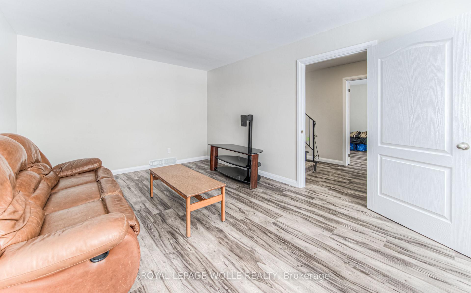 Photo 7 of 42 Cardill Crescent, Waterloo — HOMEH